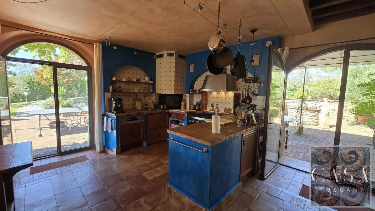 Tuscan Farmhouse with Pool and Garden Near Volterra - View image 26 of 47