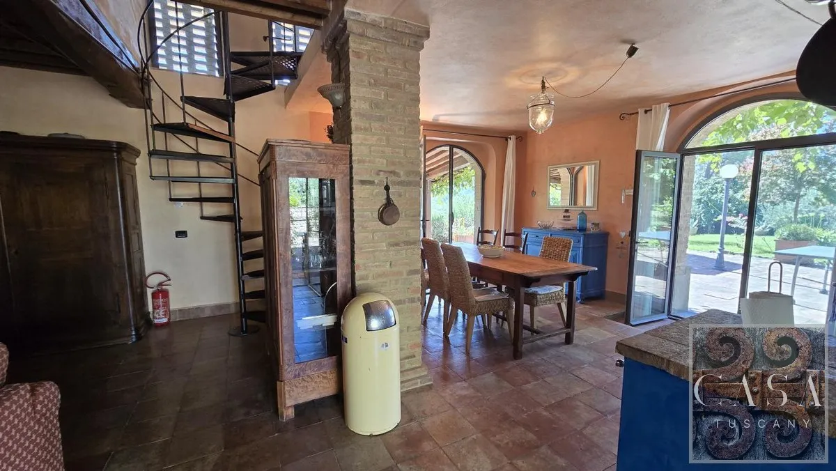 Tuscan Farmhouse with Pool and Garden Near Volterra - View image 28 of 47