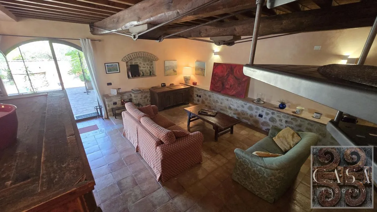 Tuscan Farmhouse with Pool and Garden Near Volterra - View image 29 of 47