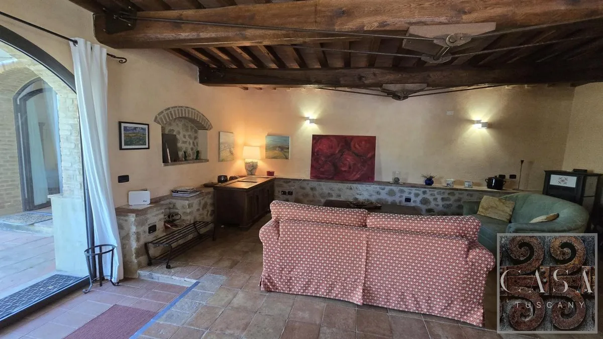 Tuscan Farmhouse with Pool and Garden Near Volterra - View image 31 of 47