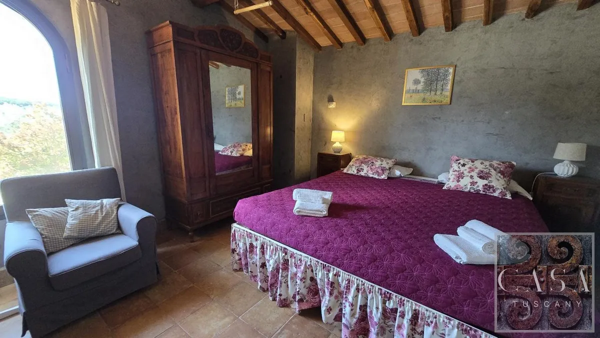 Tuscan Farmhouse with Pool and Garden Near Volterra - View image 40 of 47