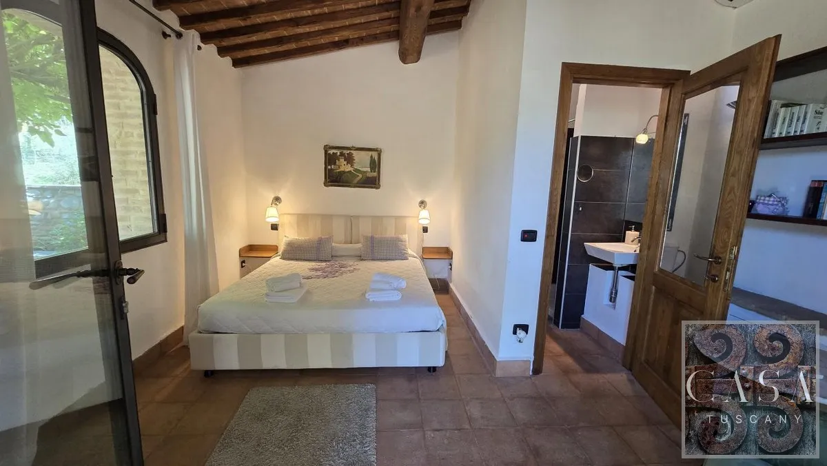 Tuscan Farmhouse with Pool and Garden Near Volterra - View image 43 of 47