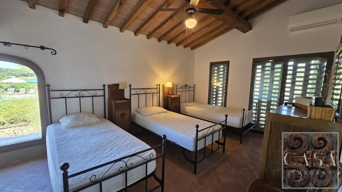 Tuscan Farmhouse with Pool and Garden Near Volterra - View image 45 of 47