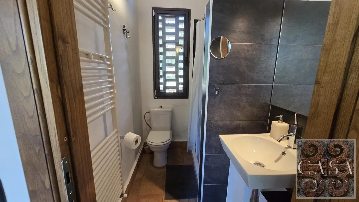 Tuscan Farmhouse with Pool and Garden Near Volterra - View image 47 of 47