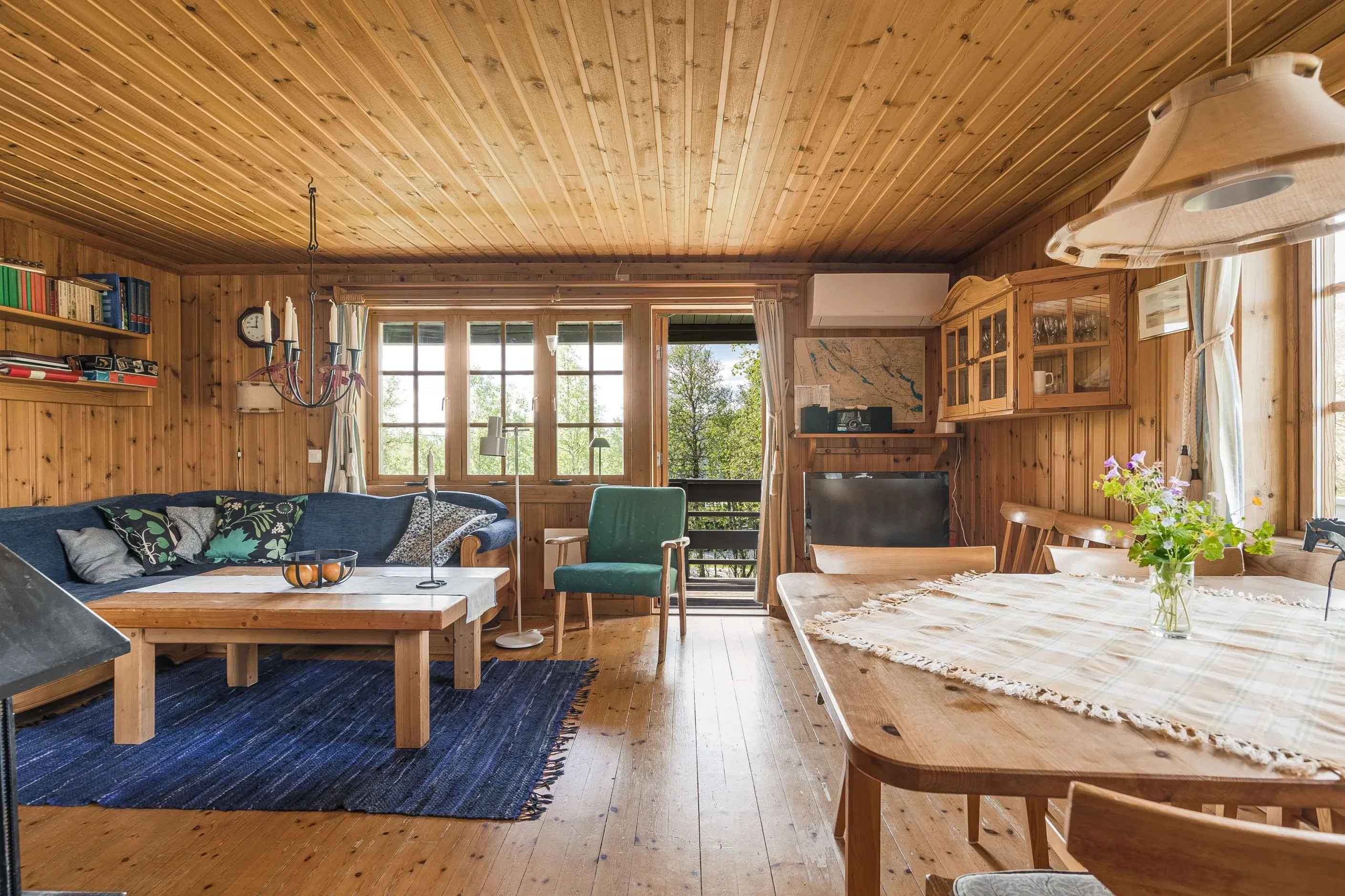 1970s Swedish Cabin with Sauna and Expansive Mountain Views - Image 3