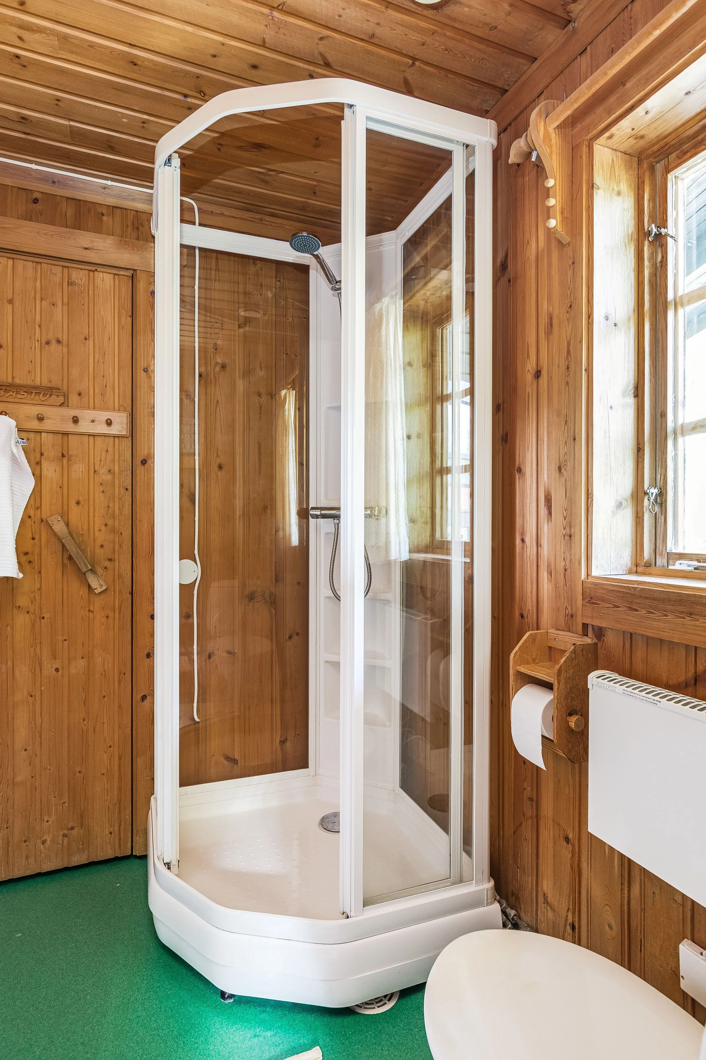 1970s Swedish Cabin with Sauna and Expansive Mountain Views - View image 15 of 31