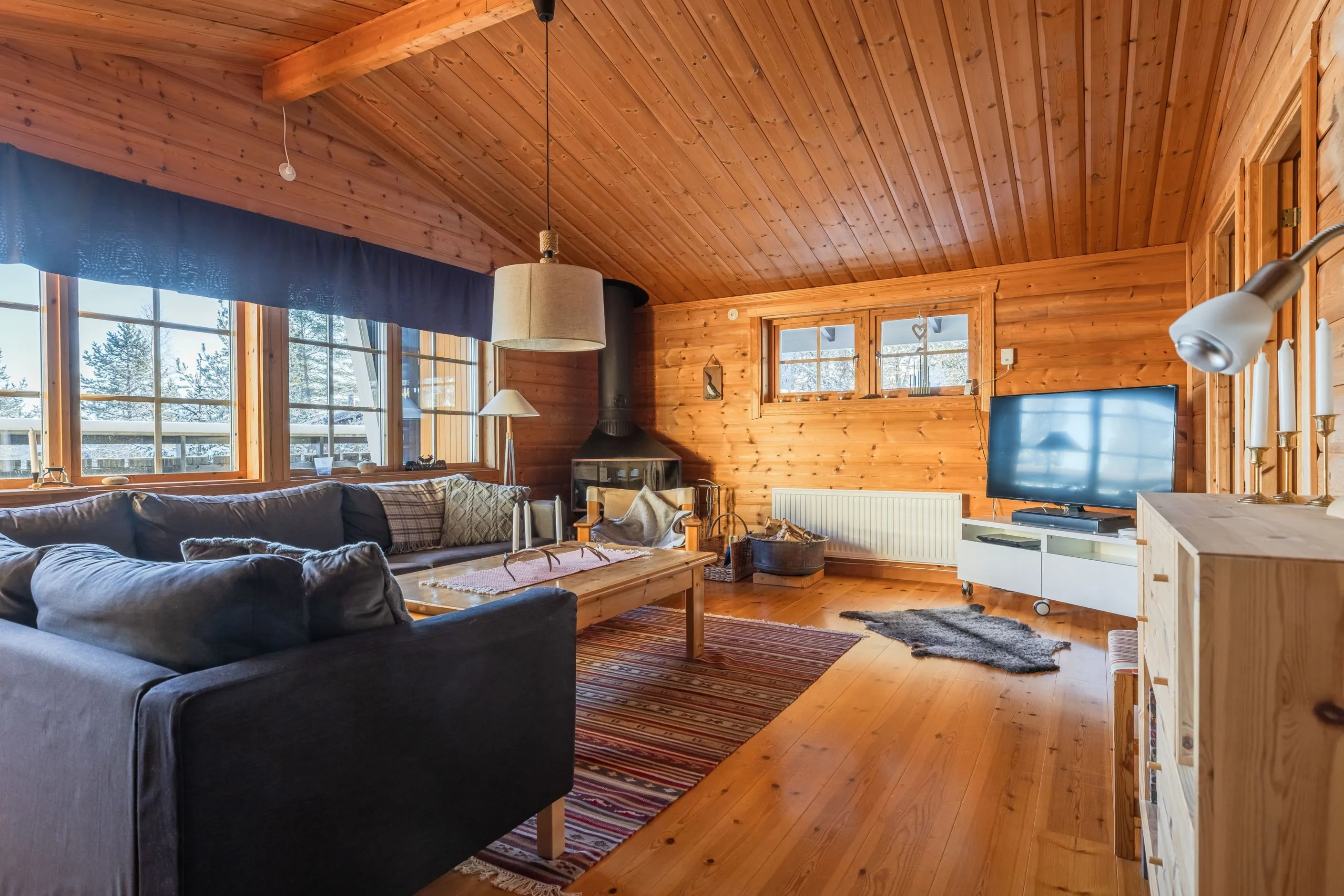 5-Bedroom Cabin with Terrace in Lofsdalen's Natural Beauty - View image 8 of 43
