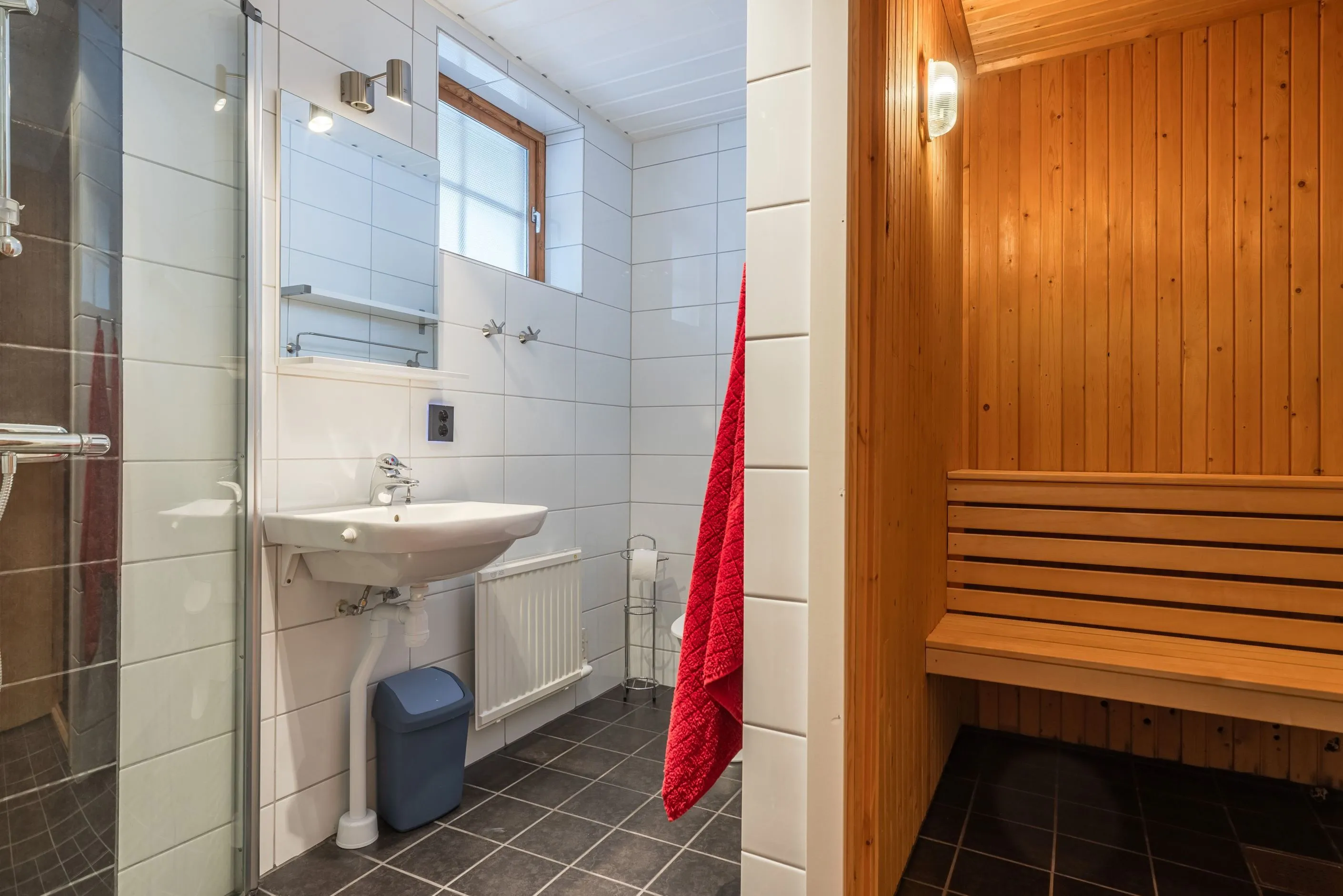 5-Bedroom Cabin with Terrace in Lofsdalen's Natural Beauty - View image 31 of 43