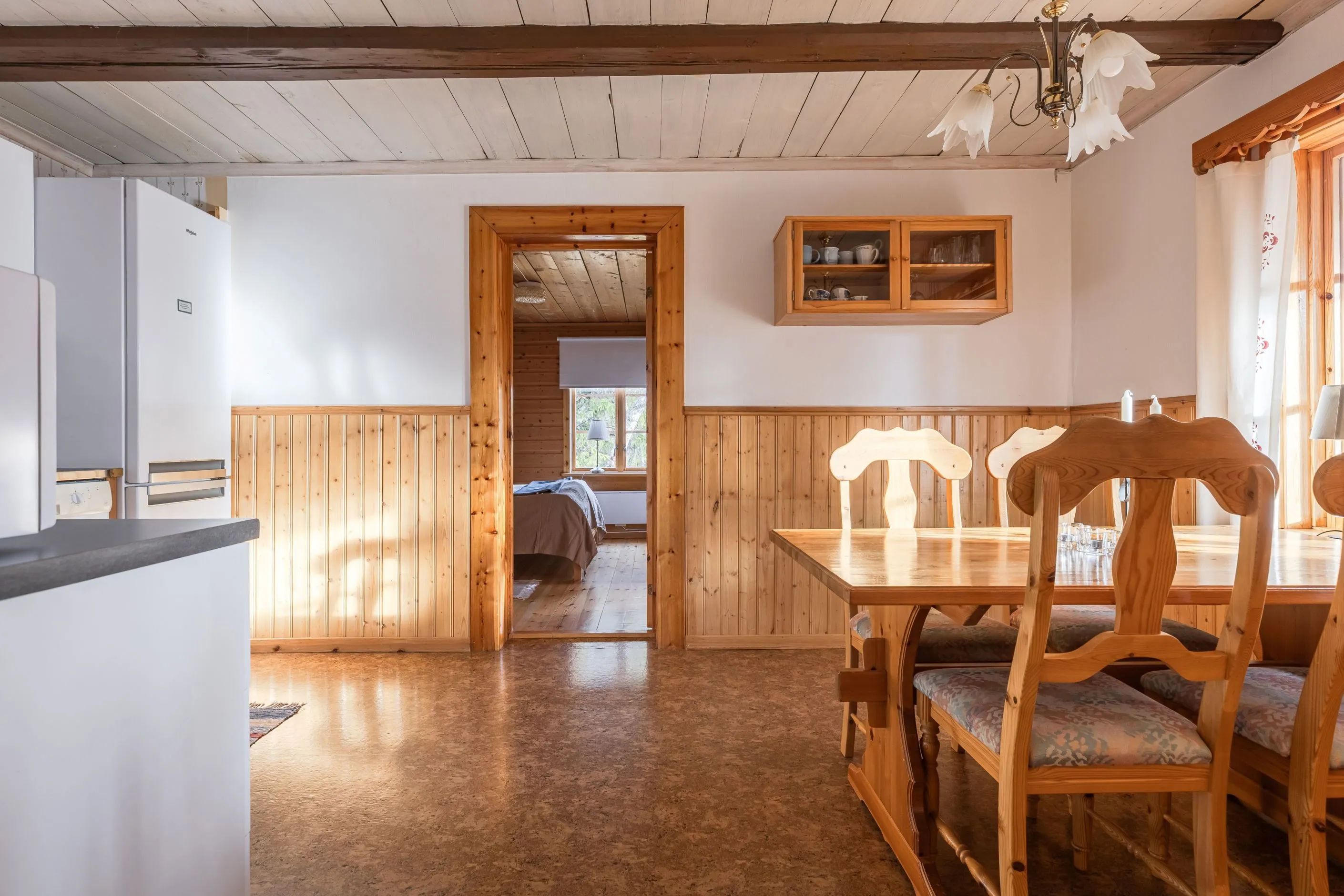 Swedish Country House with Expansive Lot Near Ski Trails - View image 11 of 32