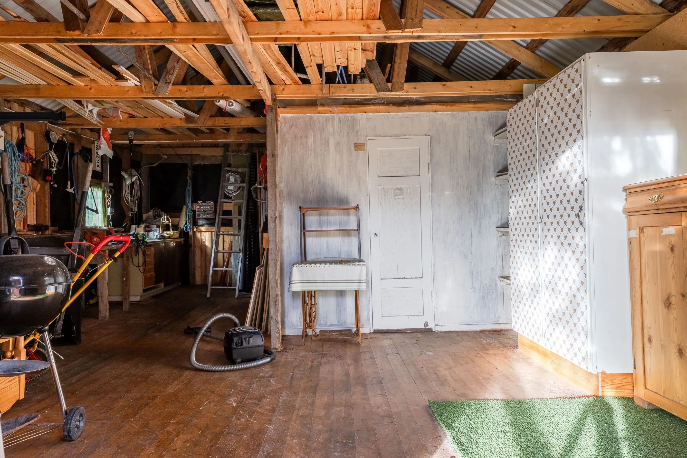 Swedish Country House with Expansive Lot Near Ski Trails - View image 23 of 32