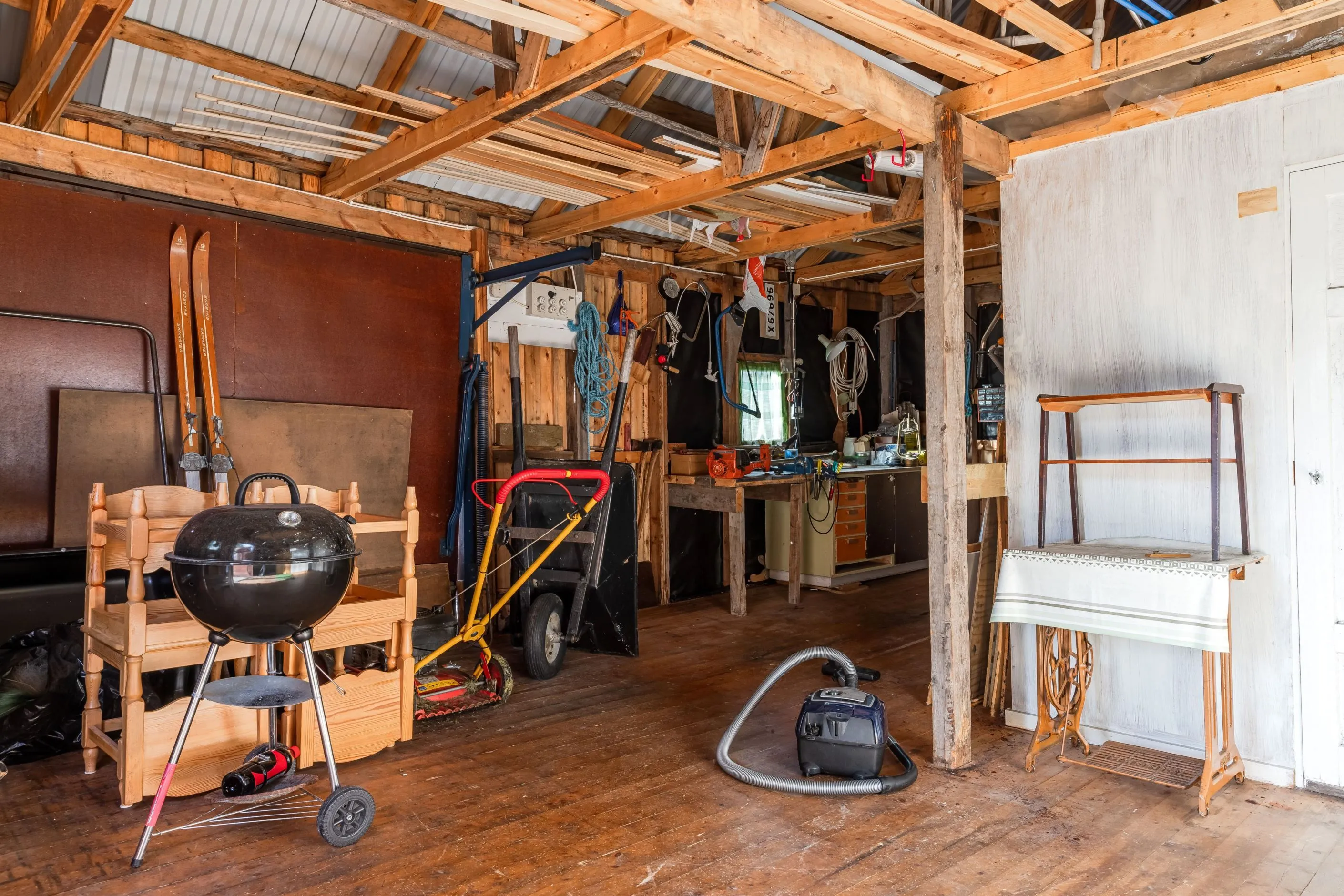 Swedish Country House with Expansive Lot Near Ski Trails - View image 24 of 32