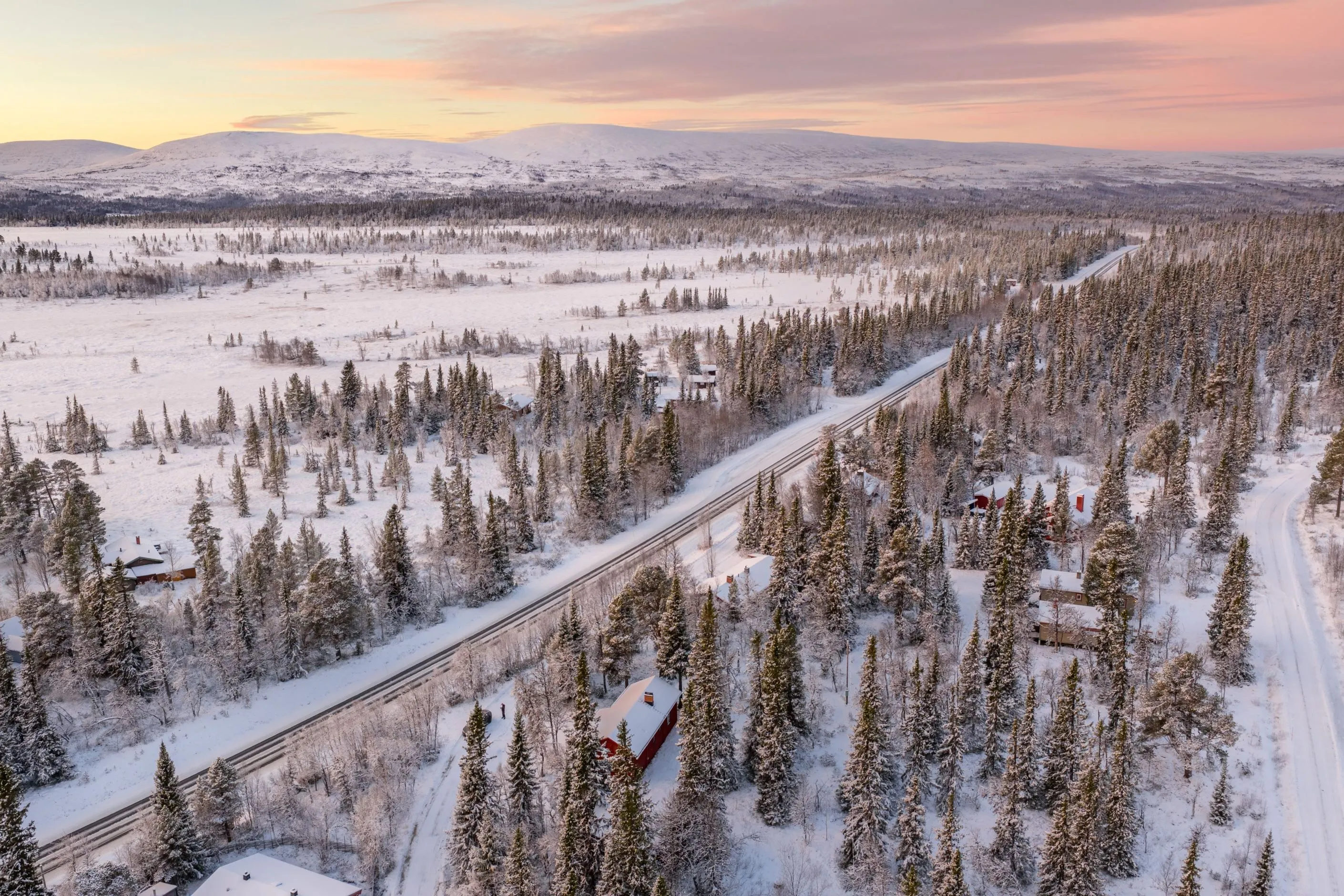 Swedish Country House with Expansive Lot Near Ski Trails - View image 30 of 32