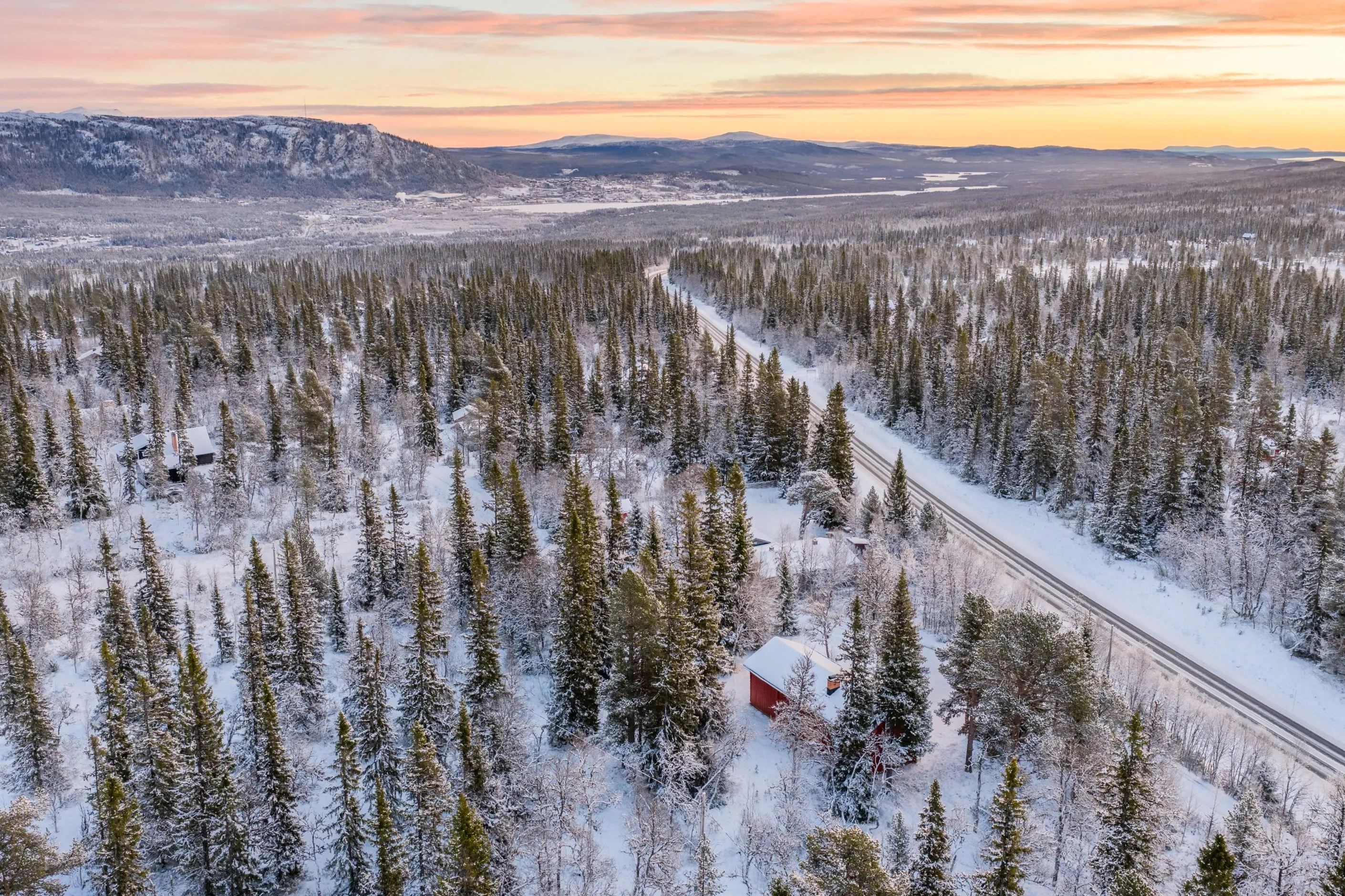 Swedish Country House with Expansive Lot Near Ski Trails - View image 31 of 32