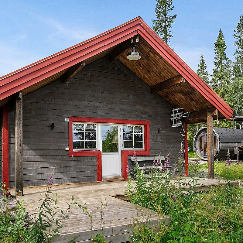 Cosy 2-Bedroom Cabin with Expansive Garden in Scenic Marsliden