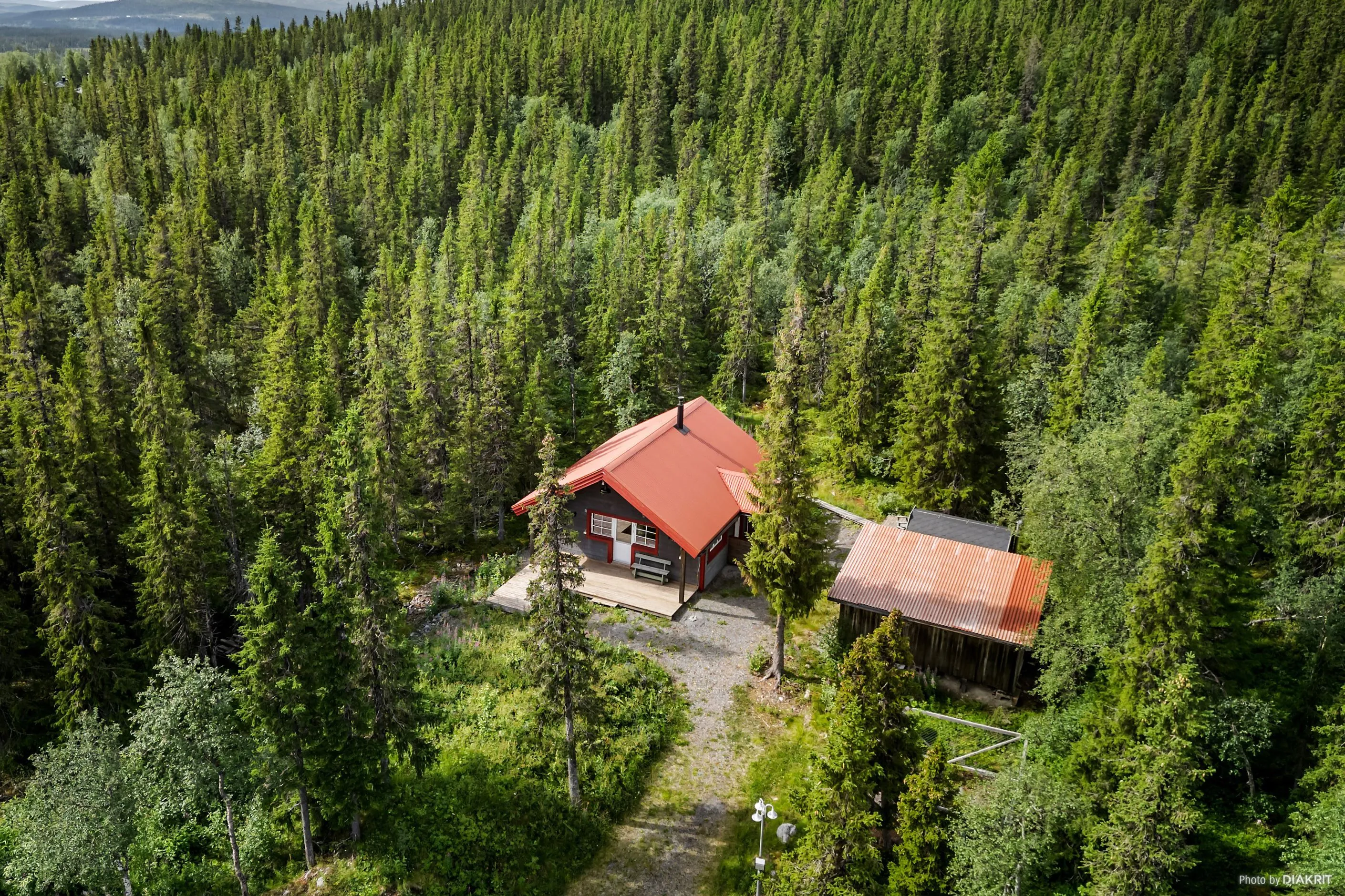 Cosy 2-Bedroom Cabin with Expansive Garden in Scenic Marsliden - Image 2