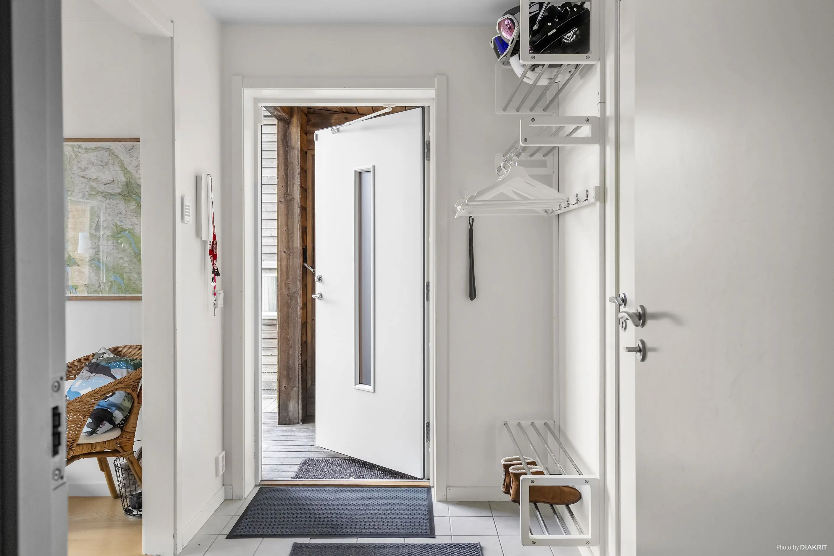 Contemporary 3-Bedroom Country House with Terrace in Hemavan Sweden - Image 2