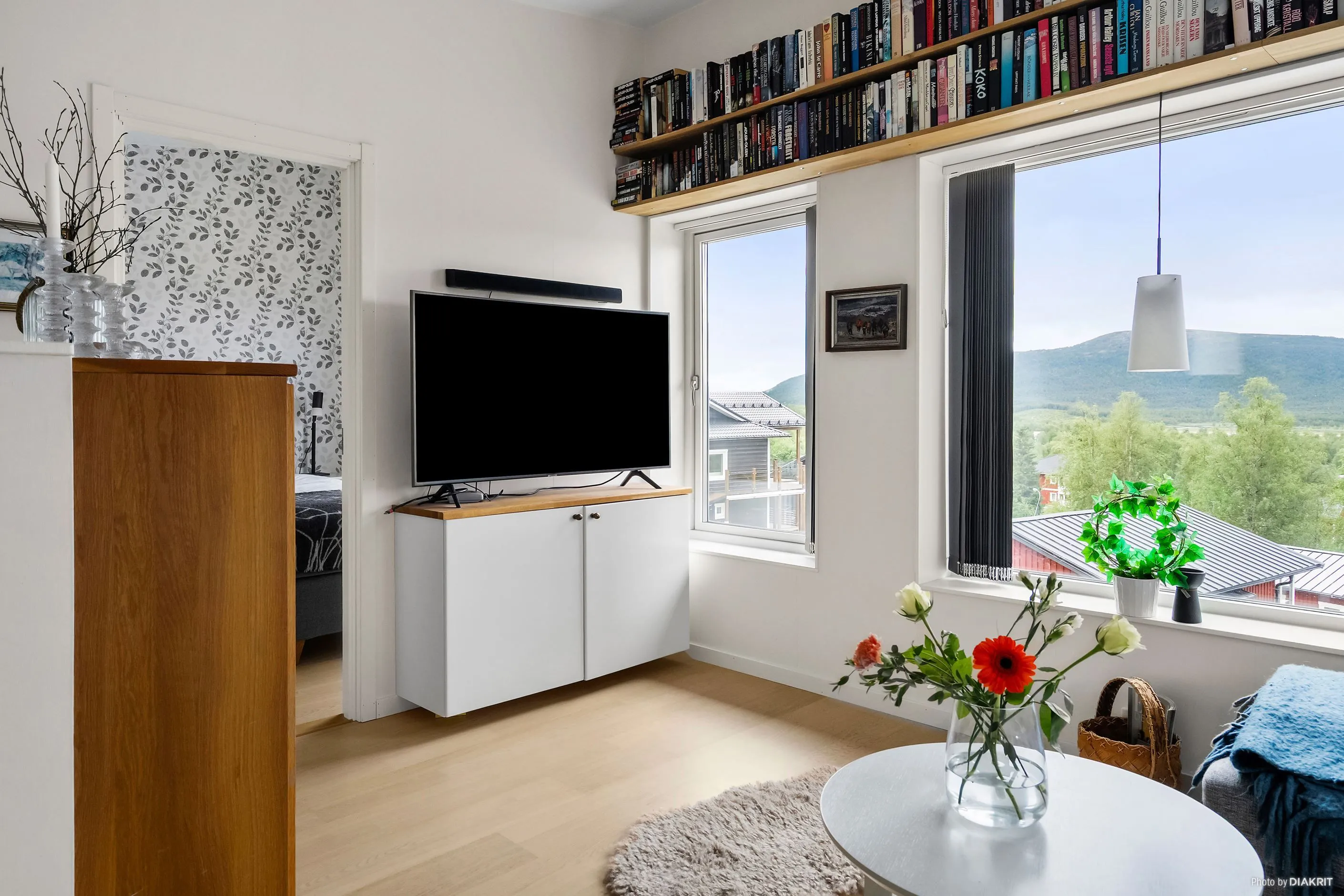 Contemporary 3-Bedroom Country House with Terrace in Hemavan Sweden - View image 14 of 35