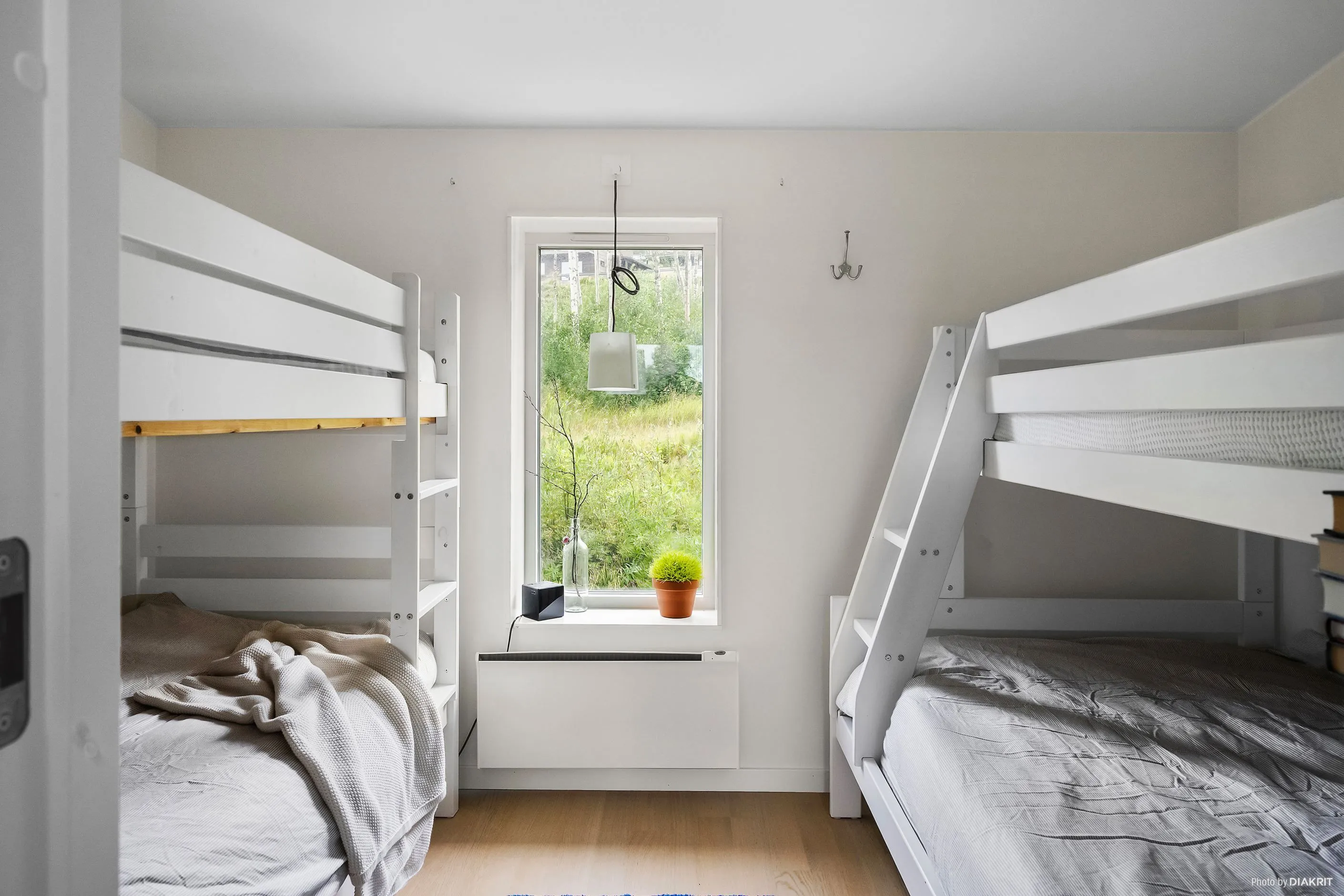 Contemporary 3-Bedroom Country House with Terrace in Hemavan Sweden - View image 23 of 35