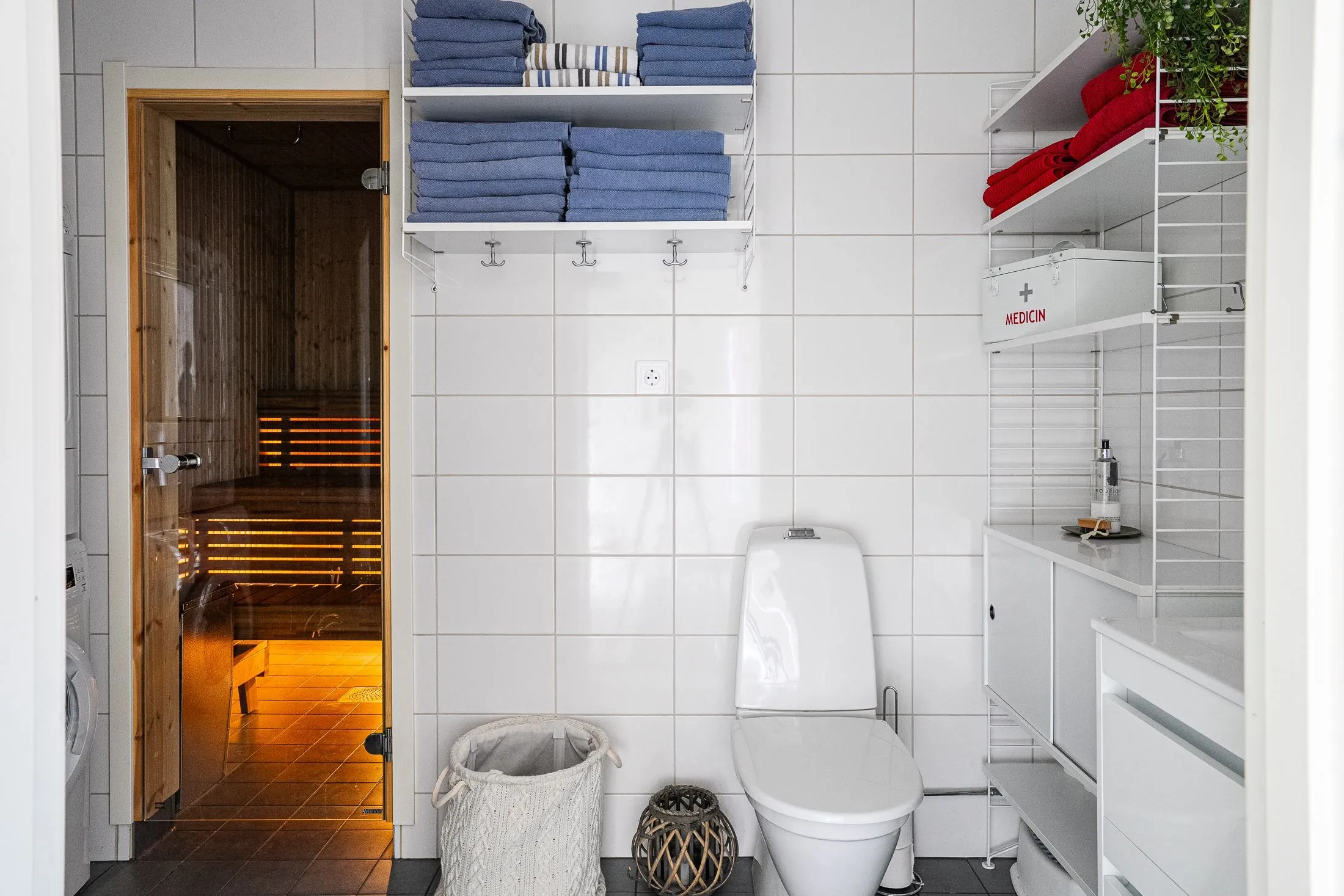 Contemporary 3-Bedroom Country House with Terrace in Hemavan Sweden - View image 24 of 35