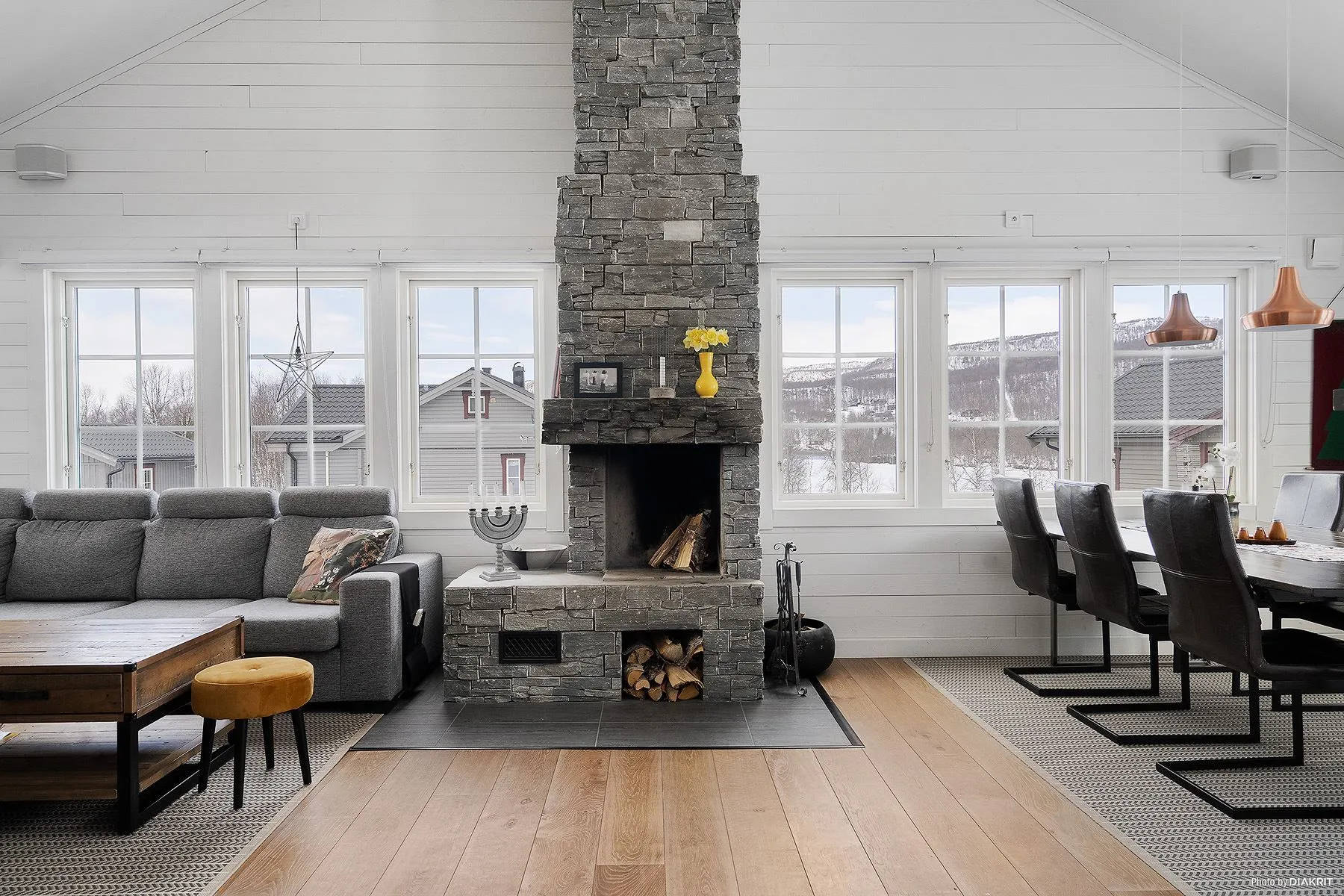 Modern Swedish Country House with Expansive Garden in Hemavan Tärnaby - Image 4