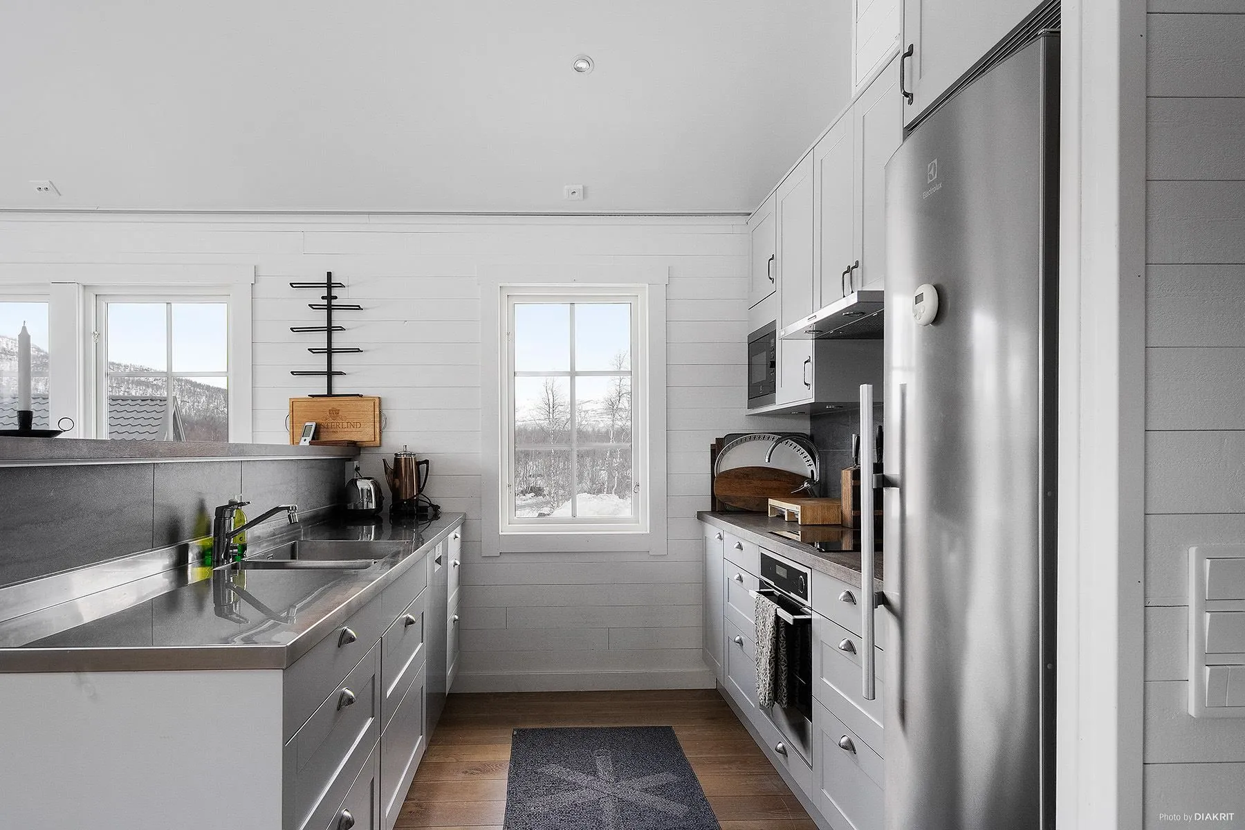 Modern Swedish Country House with Expansive Garden in Hemavan Tärnaby - View image 7 of 28