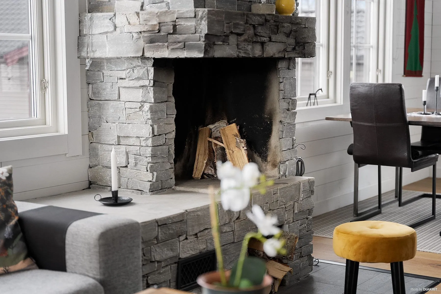 Modern Swedish Country House with Expansive Garden in Hemavan Tärnaby - View image 8 of 28