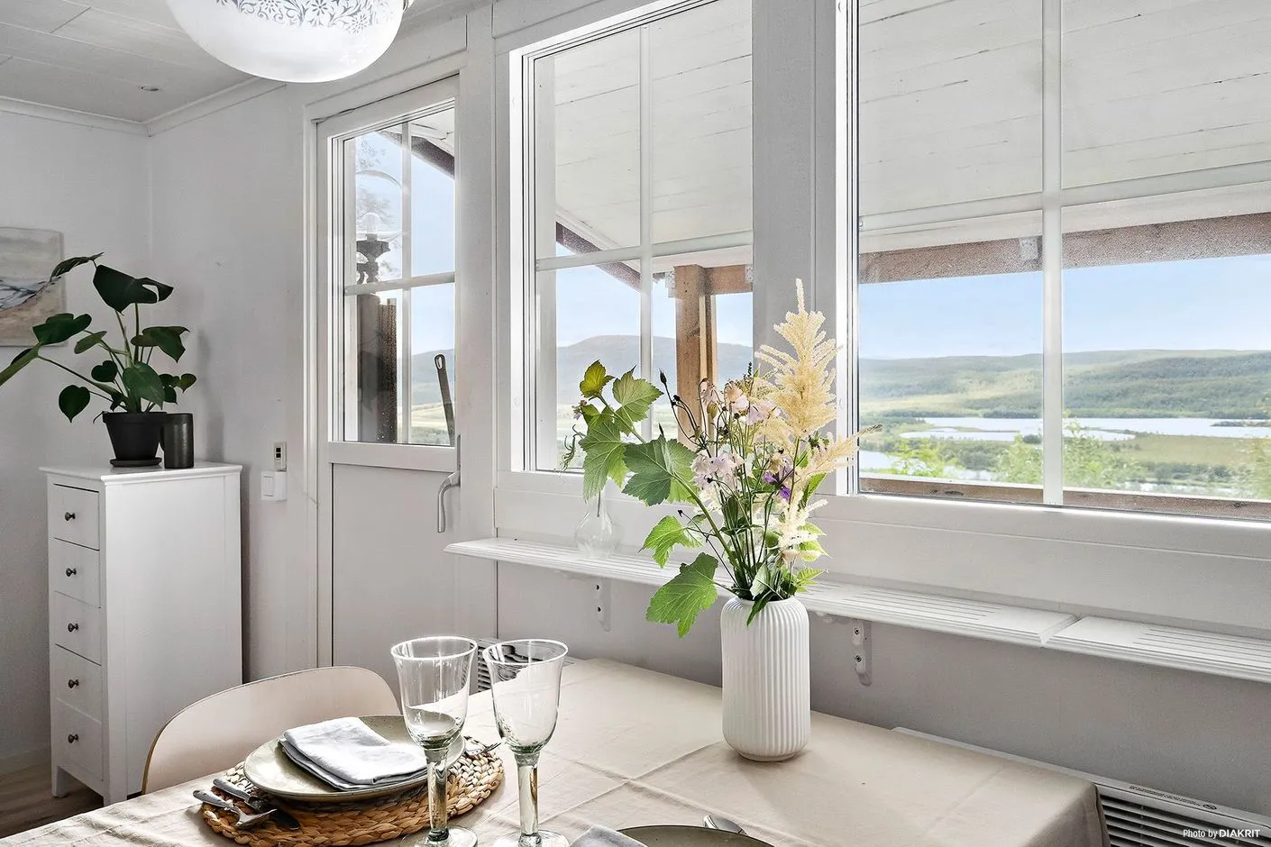 1970s Country House with Balcony and Terrace in Ski-Friendly Hemavan - View image 9 of 33