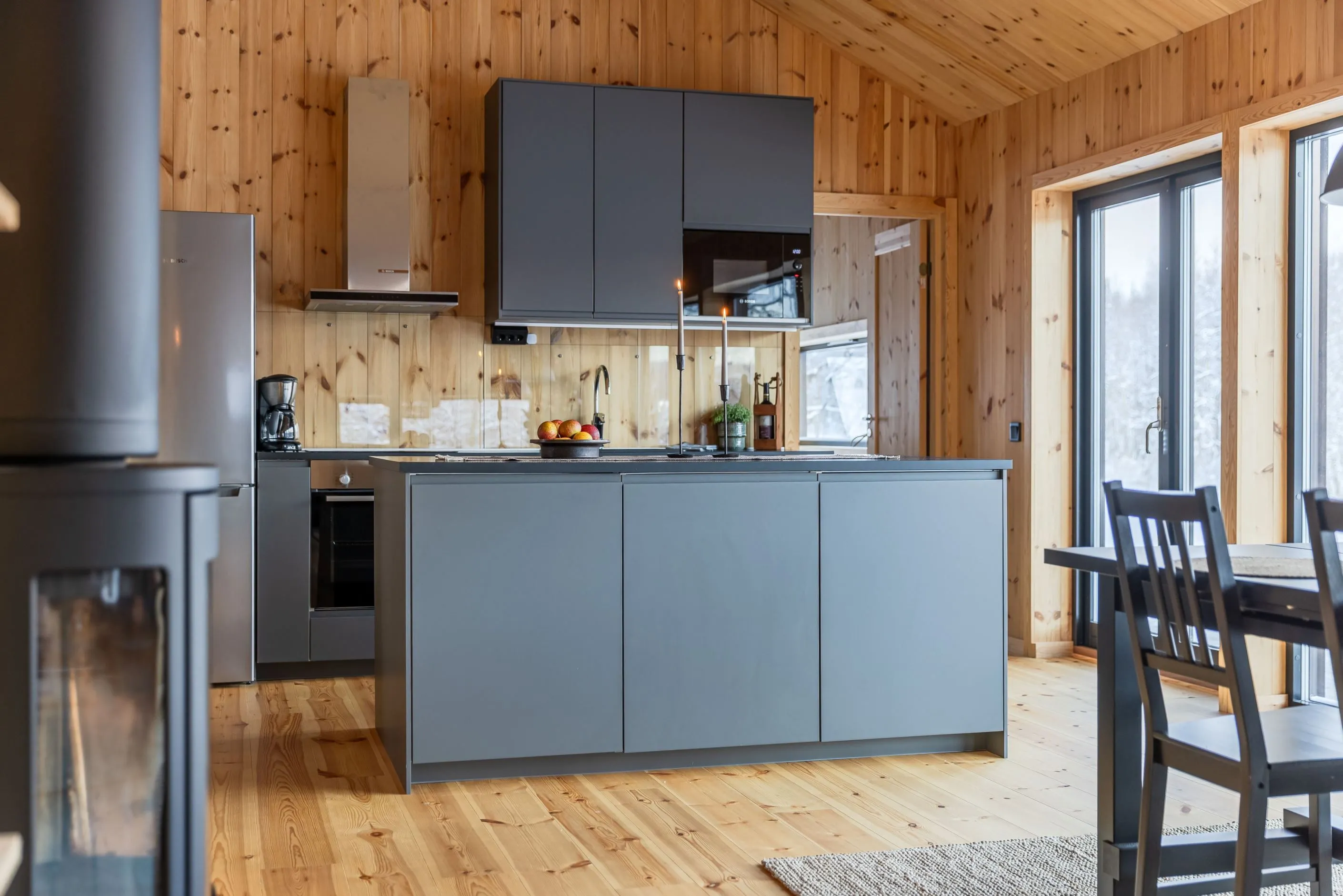 Contemporary 4-Bedroom House with Expansive Grounds in Tänndalen, Sweden - View image 7 of 43