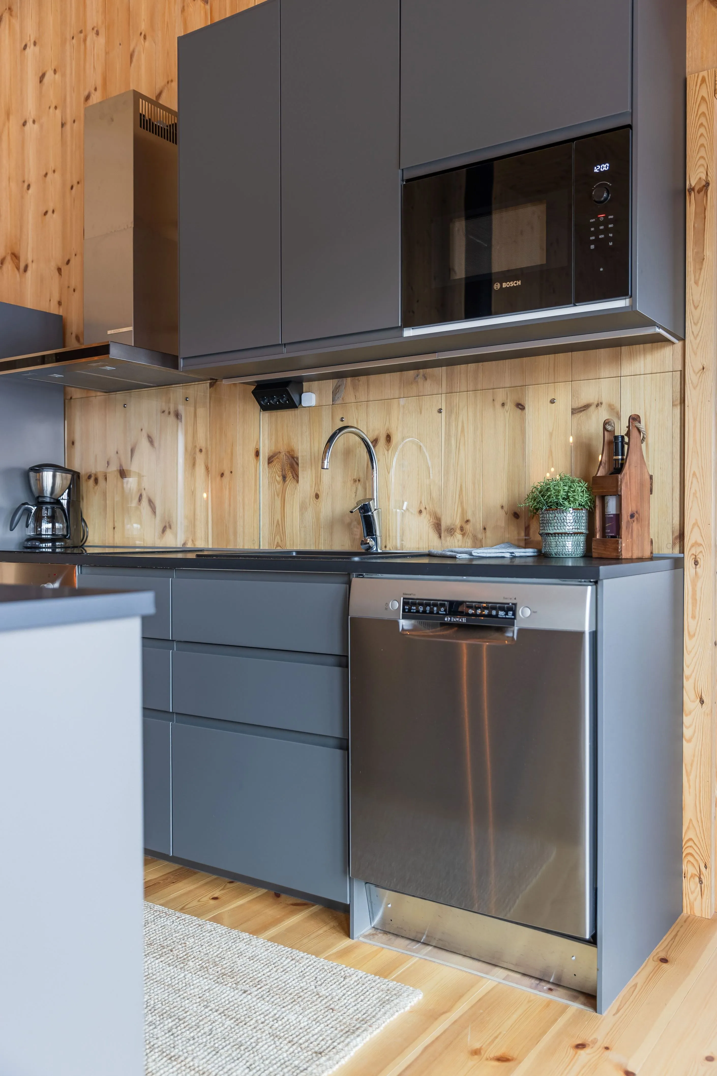 Contemporary 4-Bedroom House with Expansive Grounds in Tänndalen, Sweden - View image 12 of 43