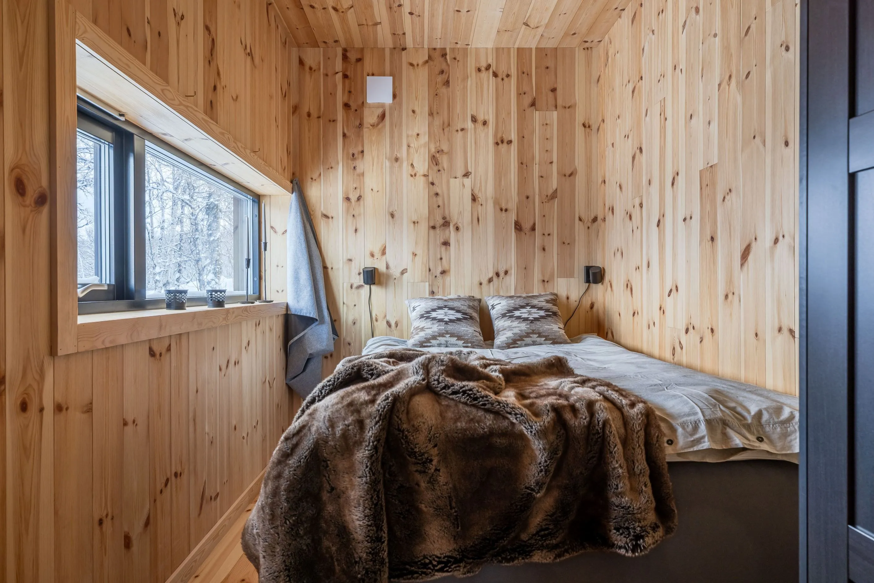 Contemporary 4-Bedroom House with Expansive Grounds in Tänndalen, Sweden - View image 18 of 43