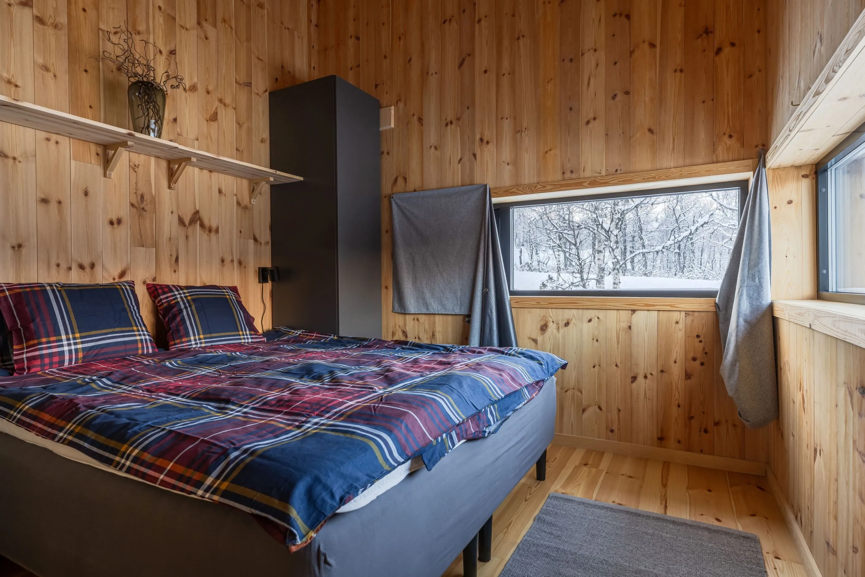 Contemporary 4-Bedroom House with Expansive Grounds in Tänndalen, Sweden - View image 20 of 43