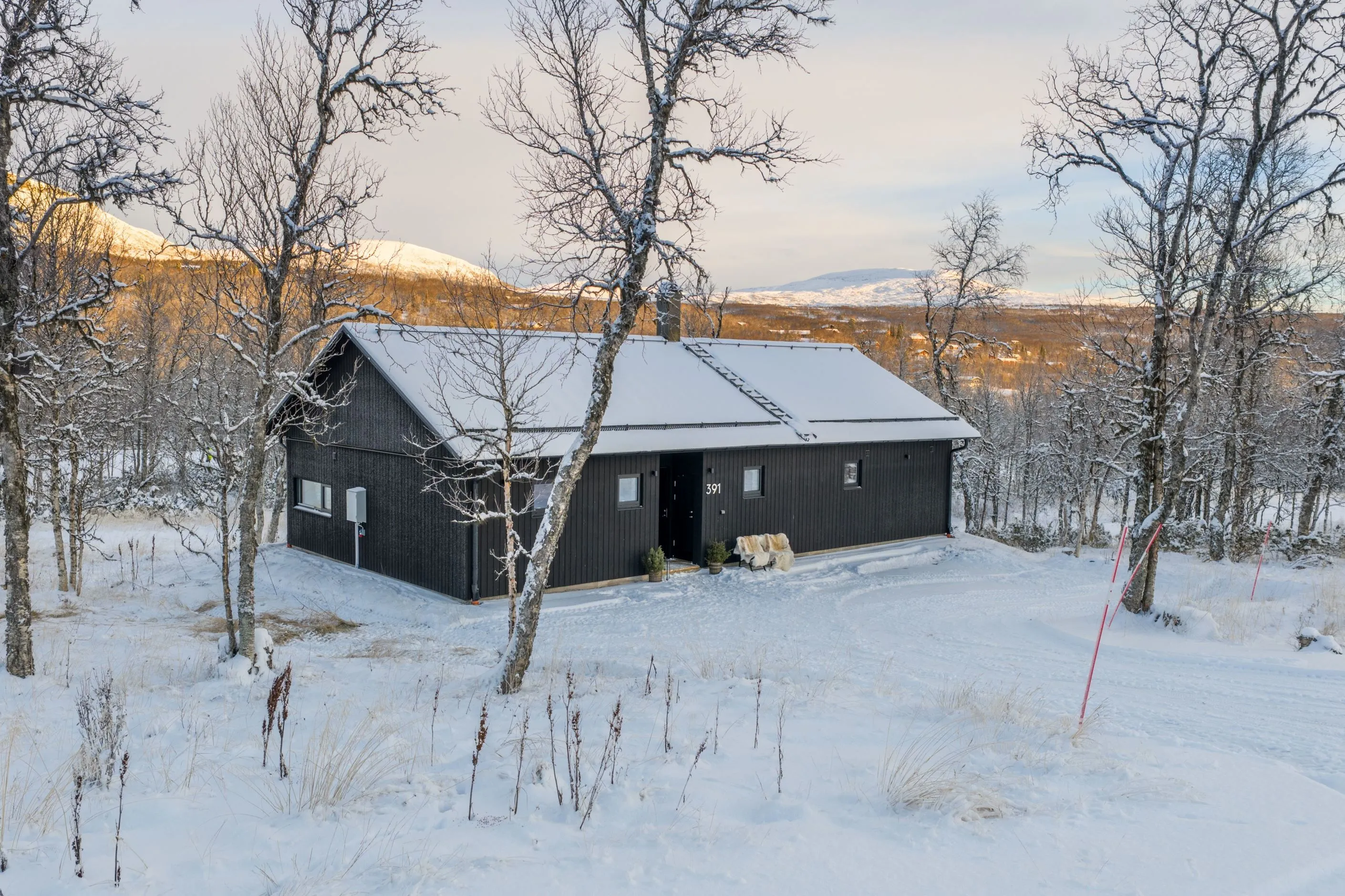 Contemporary 4-Bedroom House with Expansive Grounds in Tänndalen, Sweden - View image 33 of 43