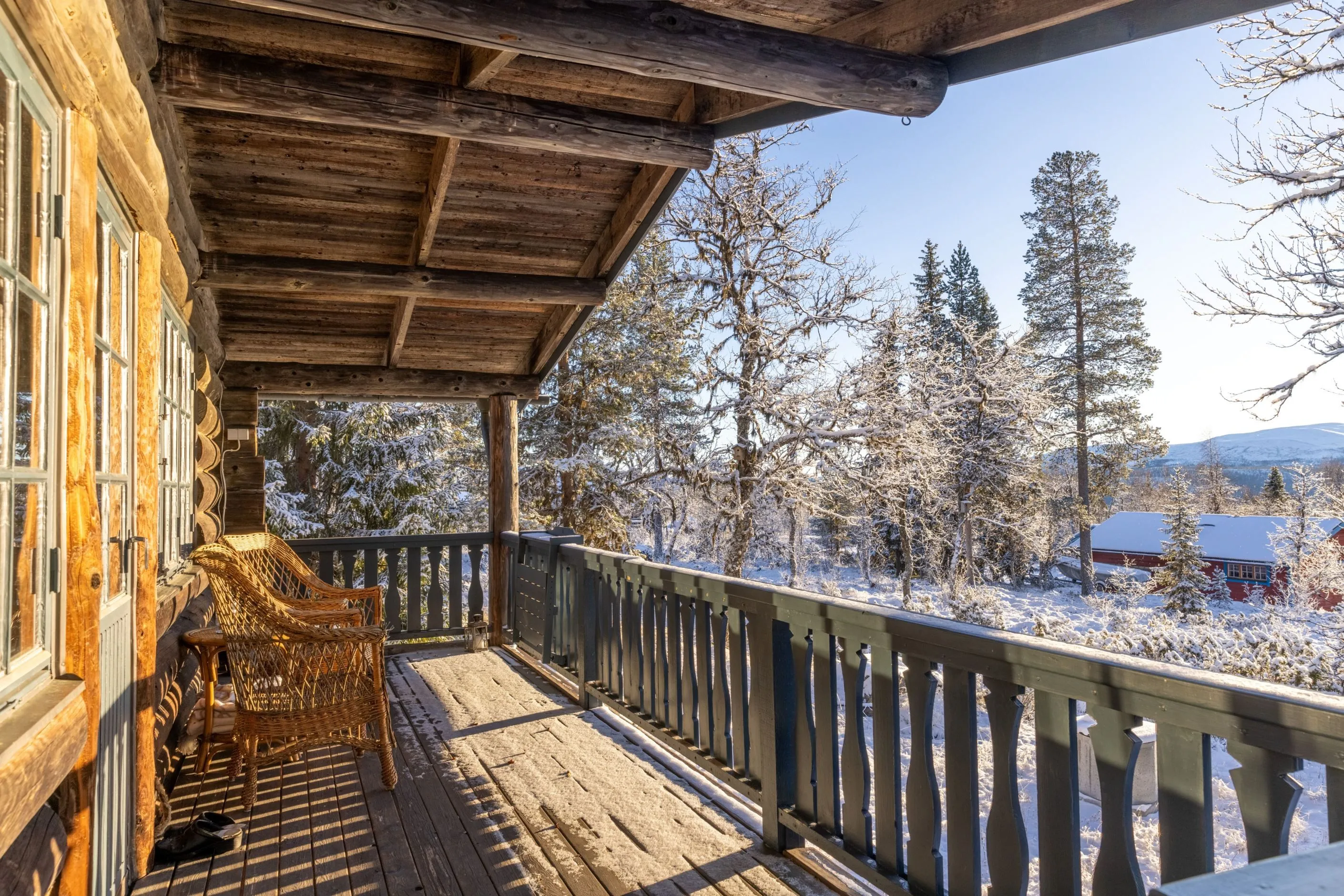 1970s Swedish Cabin with Expansive Garden in Scenic Lofsdalen - Image 3
