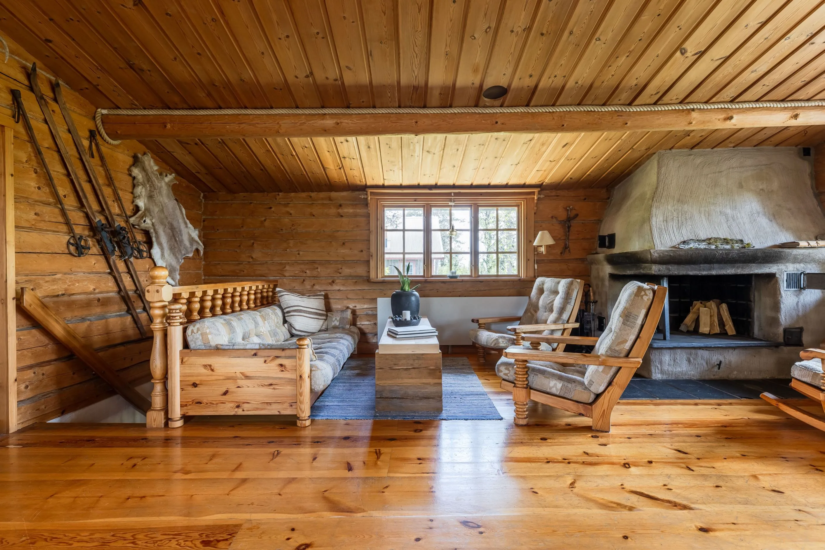 1970s Swedish Cabin with Expansive Garden in Scenic Lofsdalen - View image 10 of 39