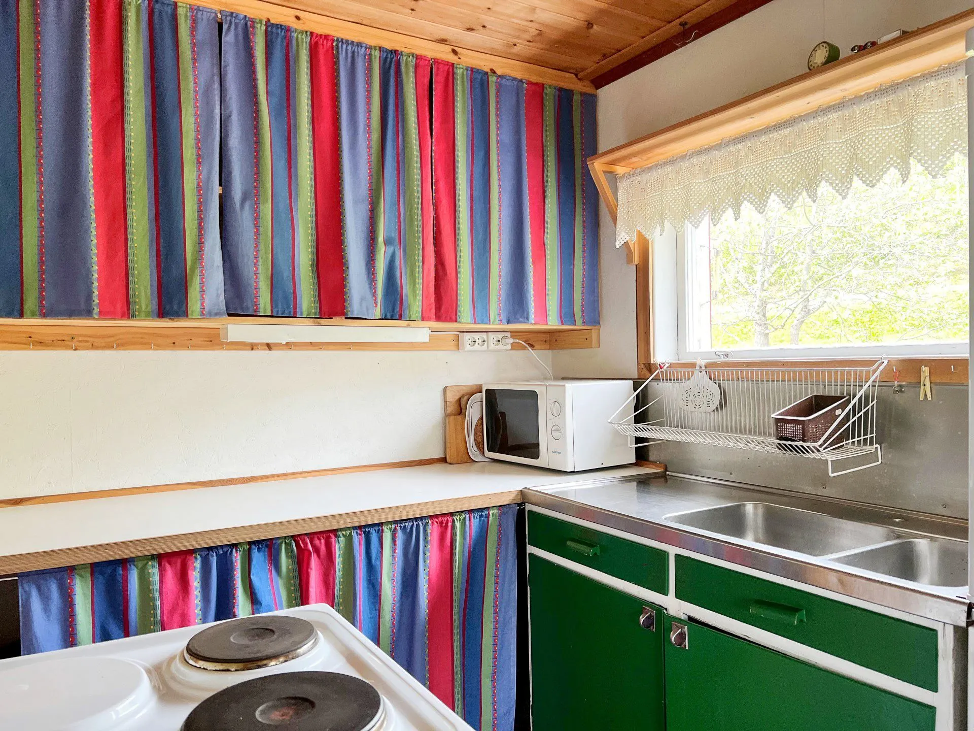 1950s Villa with Expansive Garden and Terrace in Hemavan, Sweden - View image 6 of 25