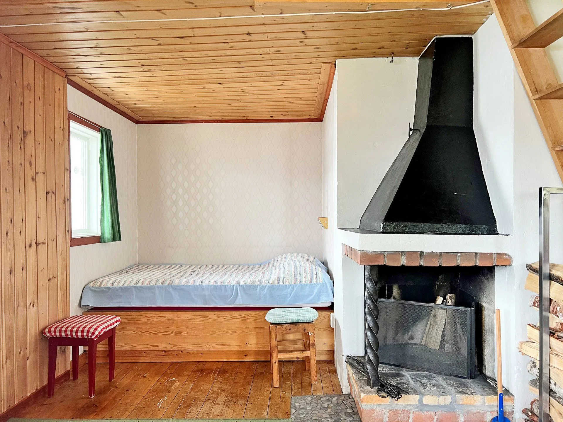 1950s Villa with Expansive Garden and Terrace in Hemavan, Sweden - View image 8 of 25