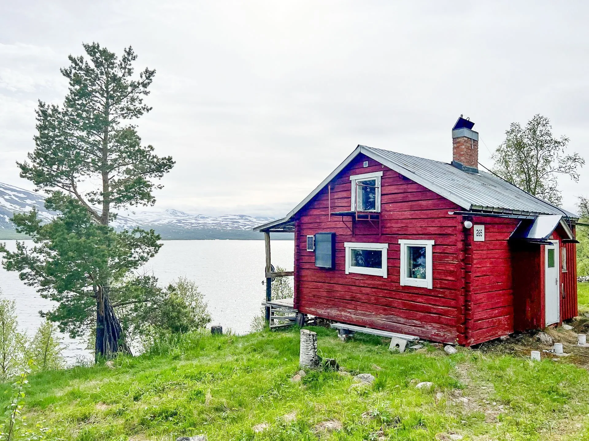 1950s Villa with Expansive Garden and Terrace in Hemavan, Sweden - View image 22 of 25
