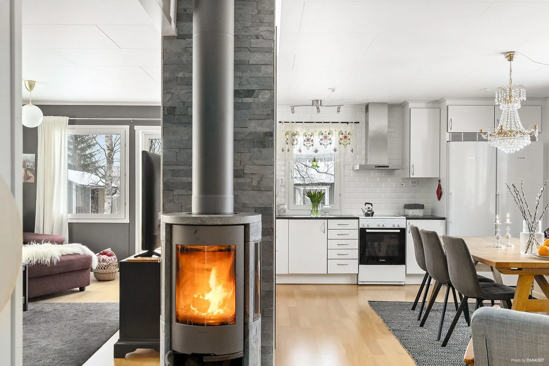 Contemporary 3-Bedroom Villa with Expansive Garden in Scenic Hemavan - Image 4