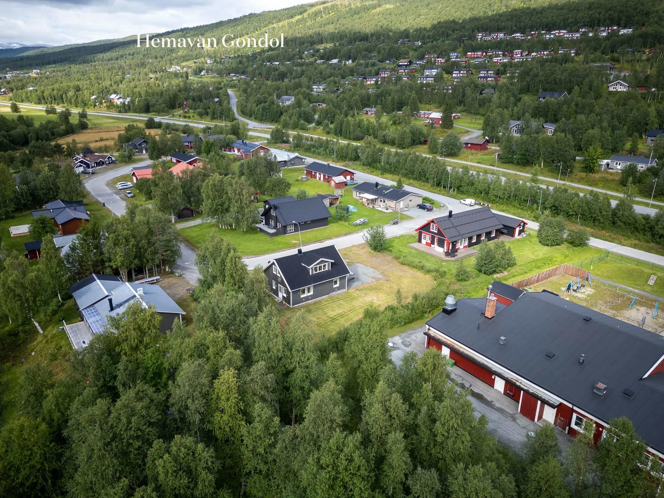 Contemporary 3-Bedroom Villa with Expansive Garden in Scenic Hemavan - View image 29 of 34