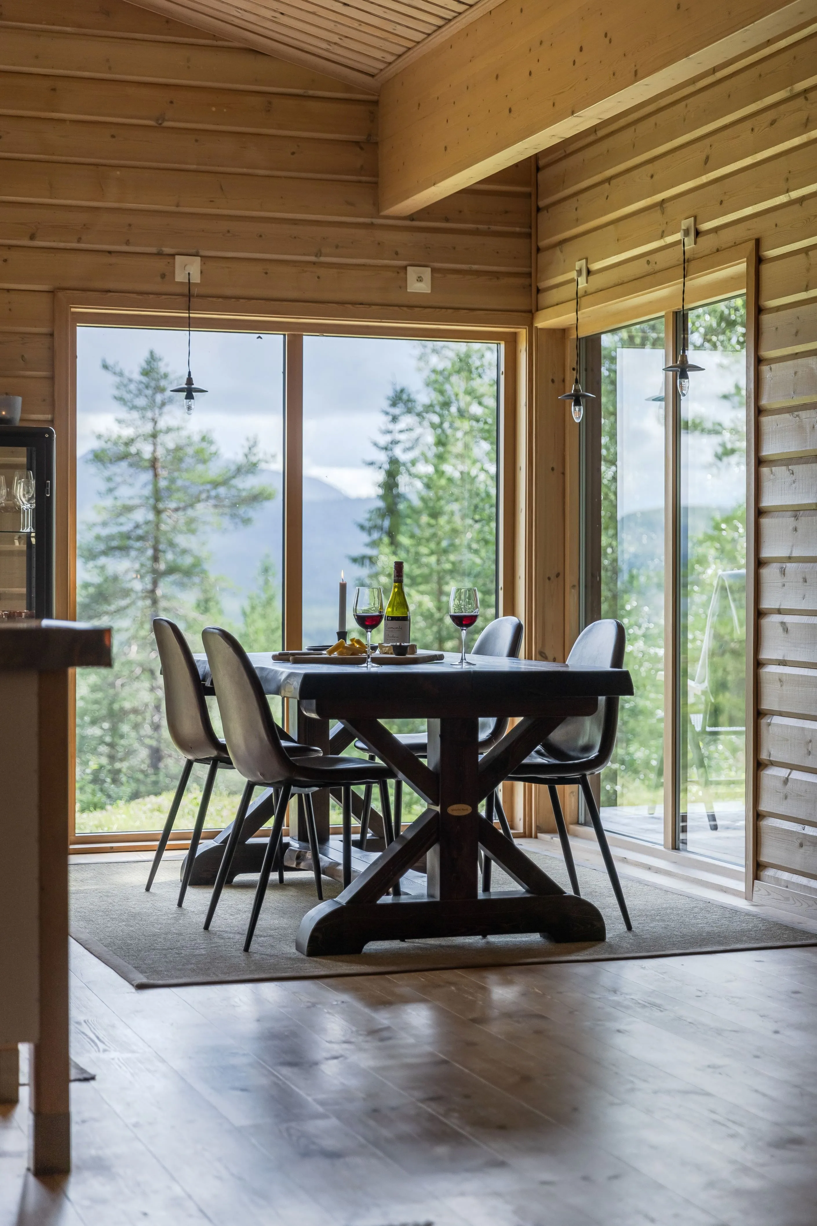 1970s Swedish Country House with Garden and Scenic Mountain Views - Image 4