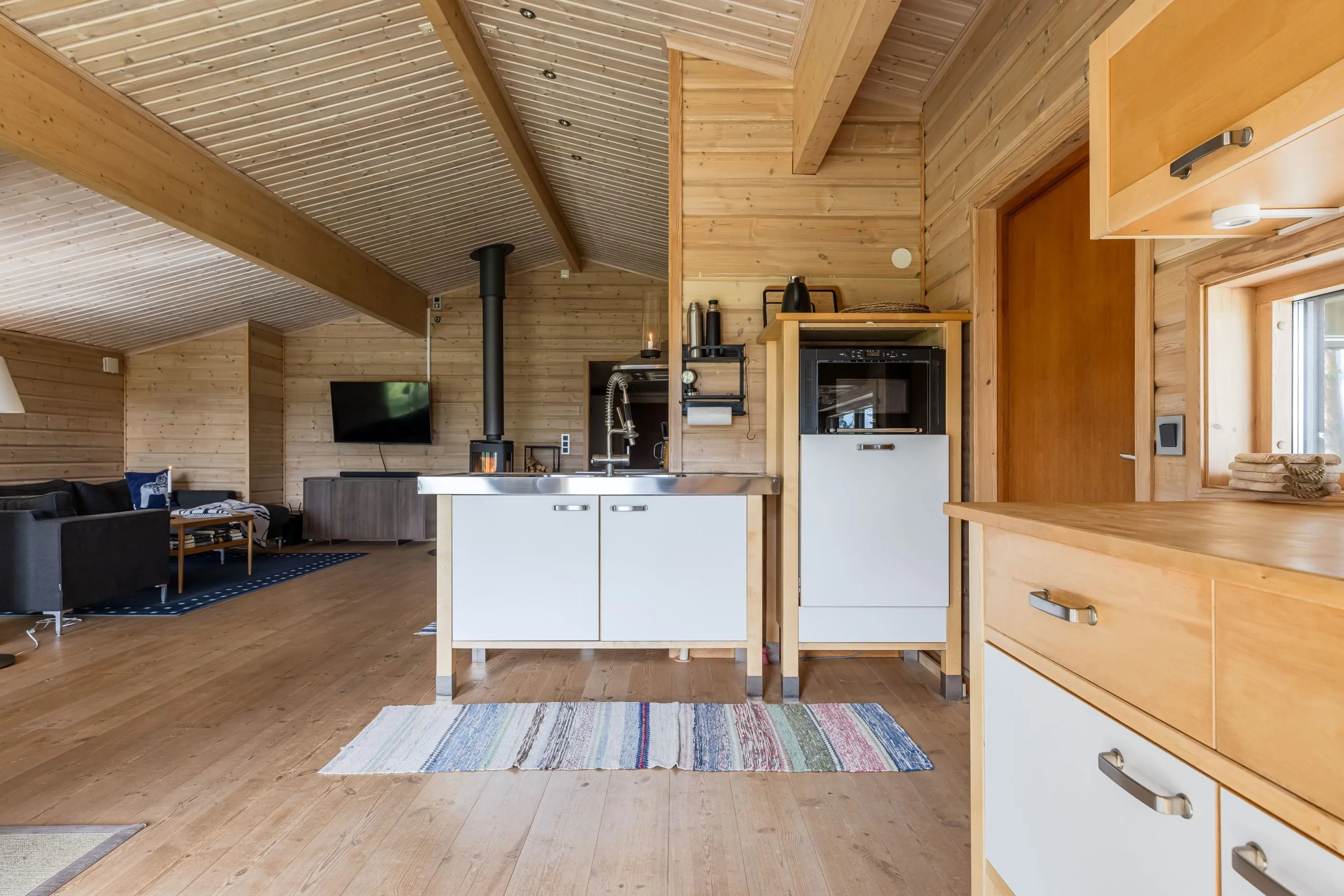 1970s Swedish Country House with Garden and Scenic Mountain Views - View image 6 of 40