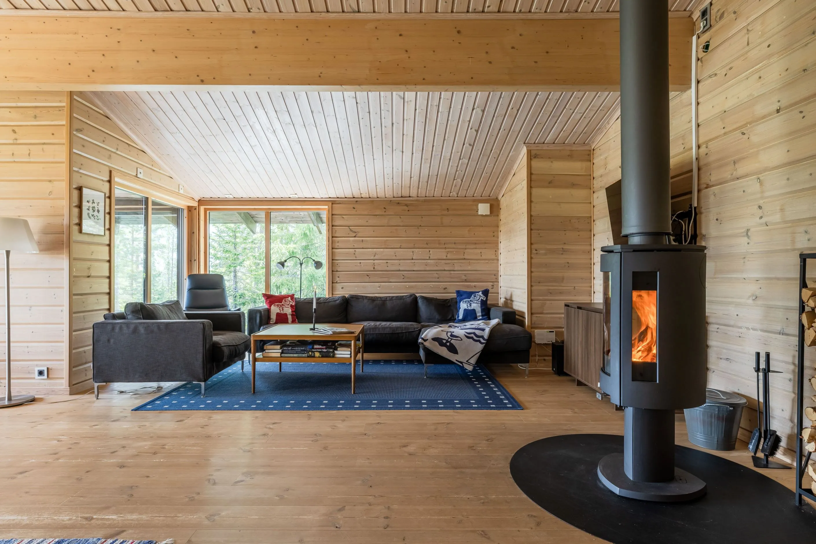 1970s Swedish Country House with Garden and Scenic Mountain Views - View image 14 of 40