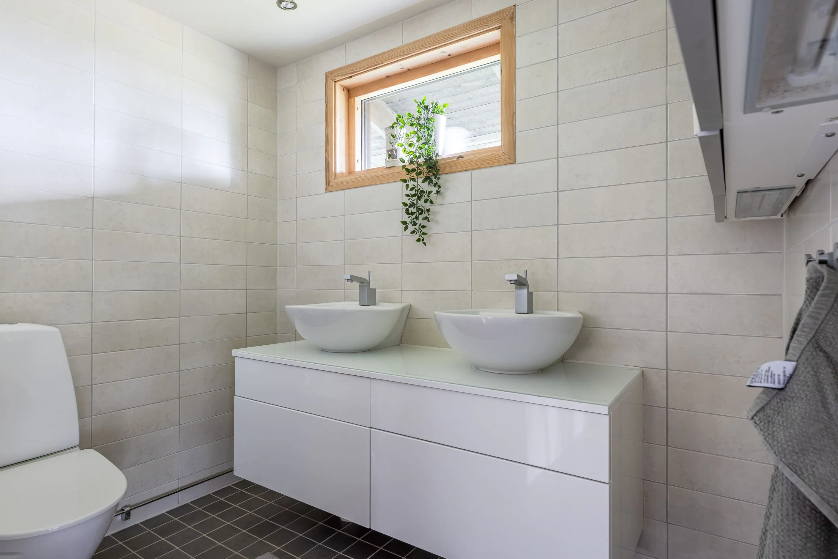 1970s Swedish Country House with Garden and Scenic Mountain Views - View image 27 of 40