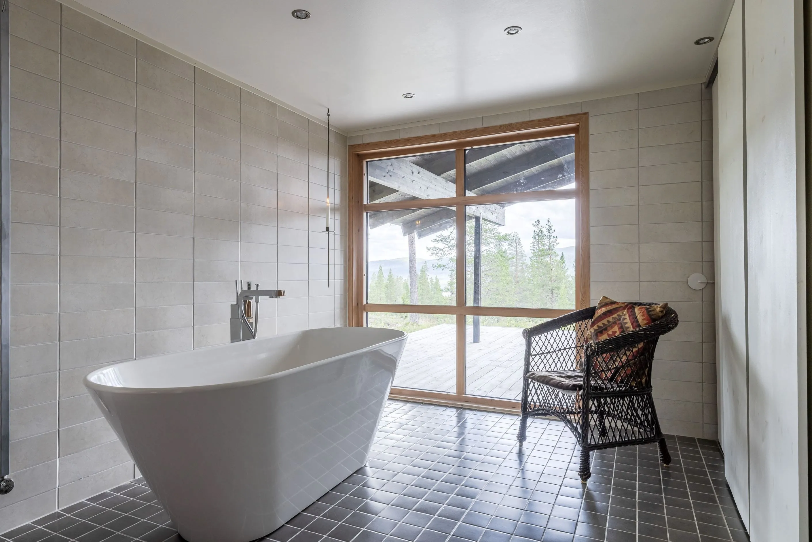 1970s Swedish Country House with Garden and Scenic Mountain Views - View image 30 of 40