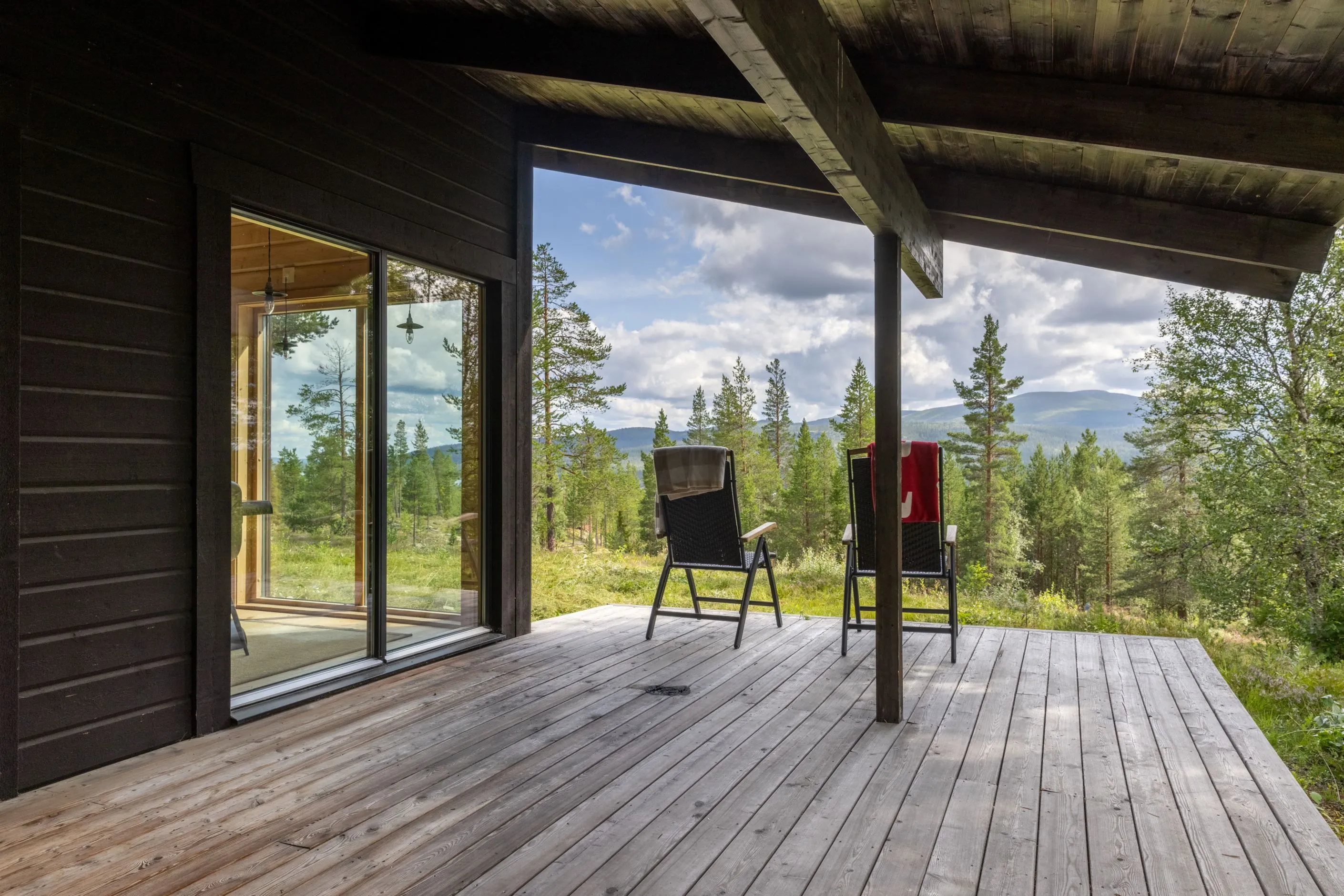 1970s Swedish Country House with Garden and Scenic Mountain Views - View image 35 of 40