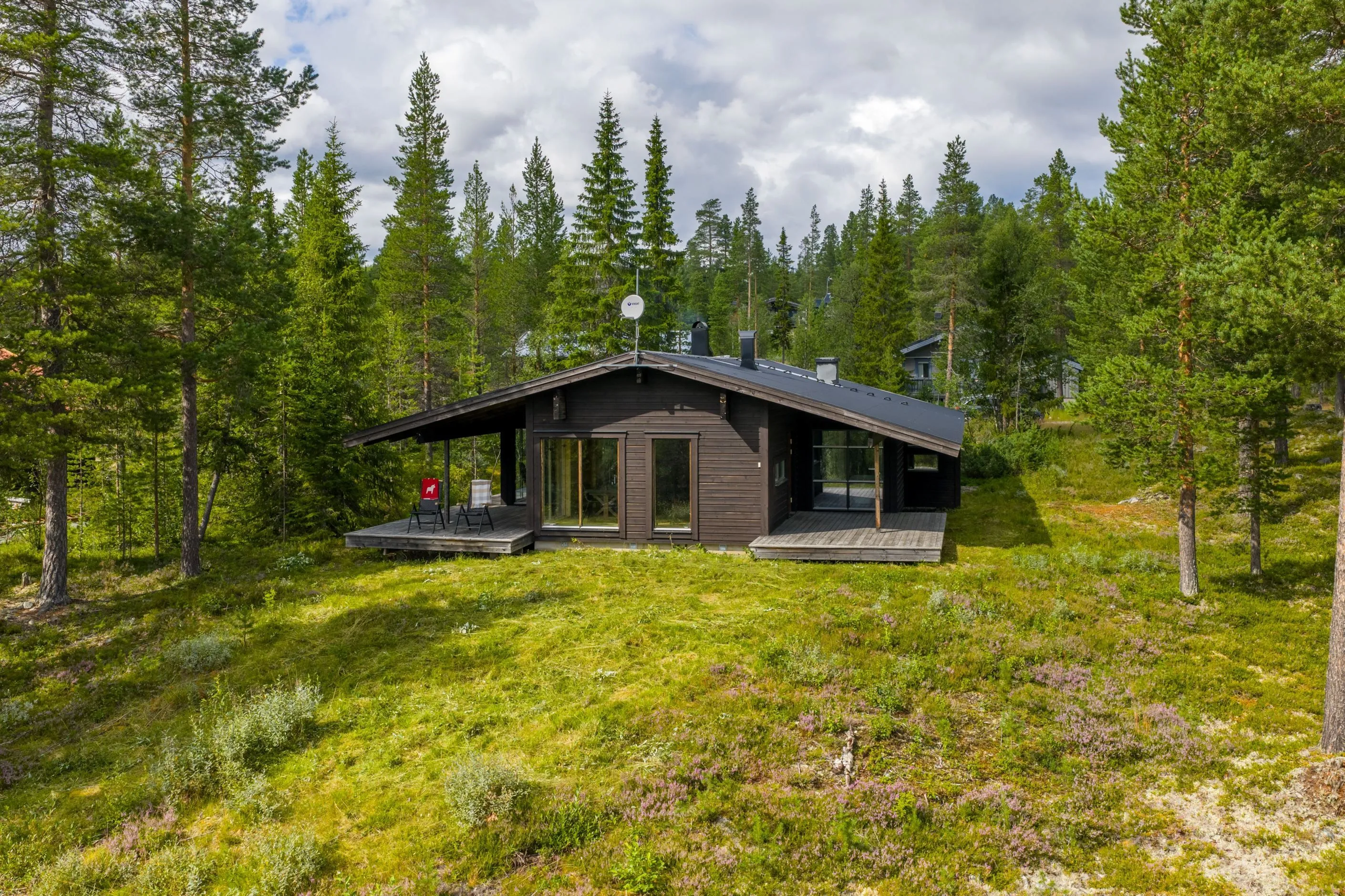 1970s Swedish Country House with Garden and Scenic Mountain Views - View image 38 of 40