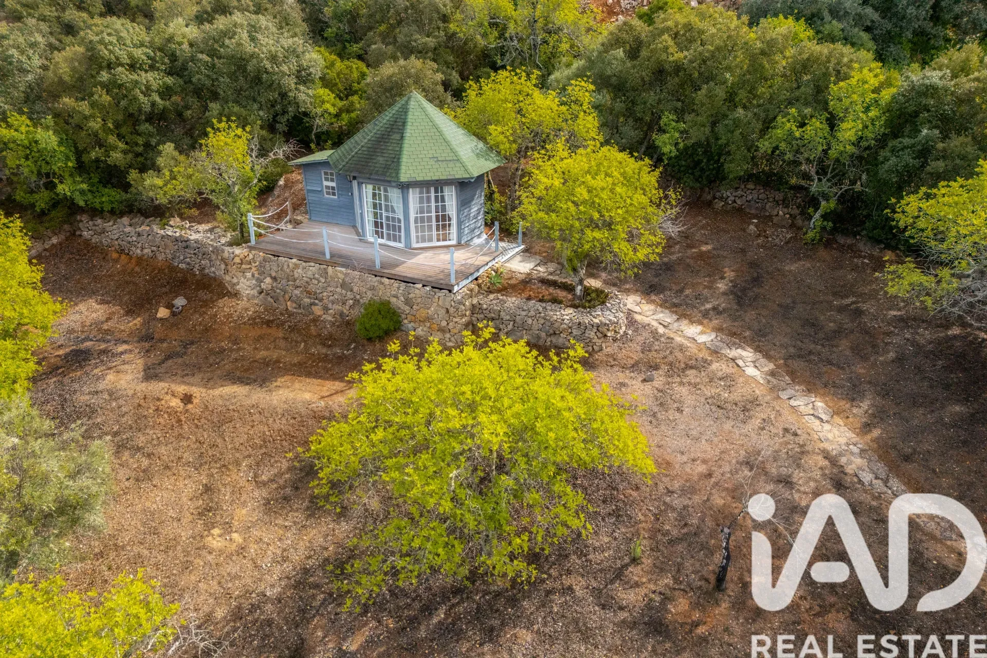 Spacious 4-Bedroom House with Pool and Garden in São Brás de Alportel - Image 2