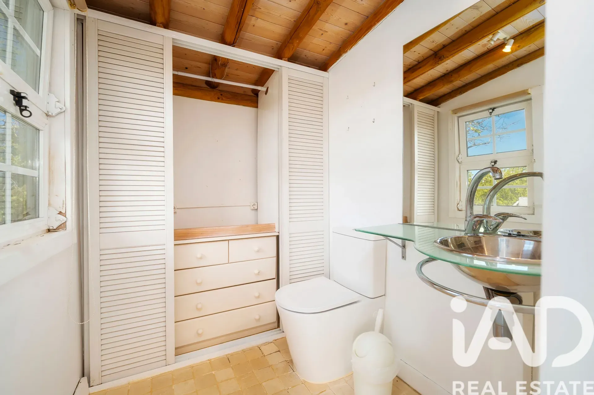 Spacious 4-Bedroom House with Pool and Garden in São Brás de Alportel - Image 4