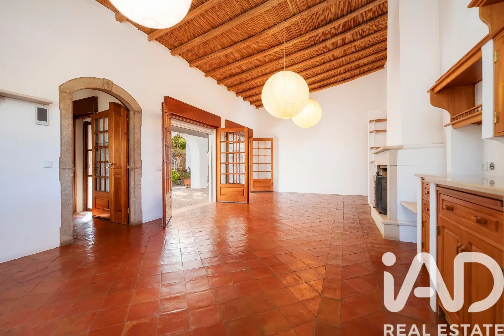 Spacious 4-Bedroom House with Pool and Garden in São Brás de Alportel - View image 16 of 38