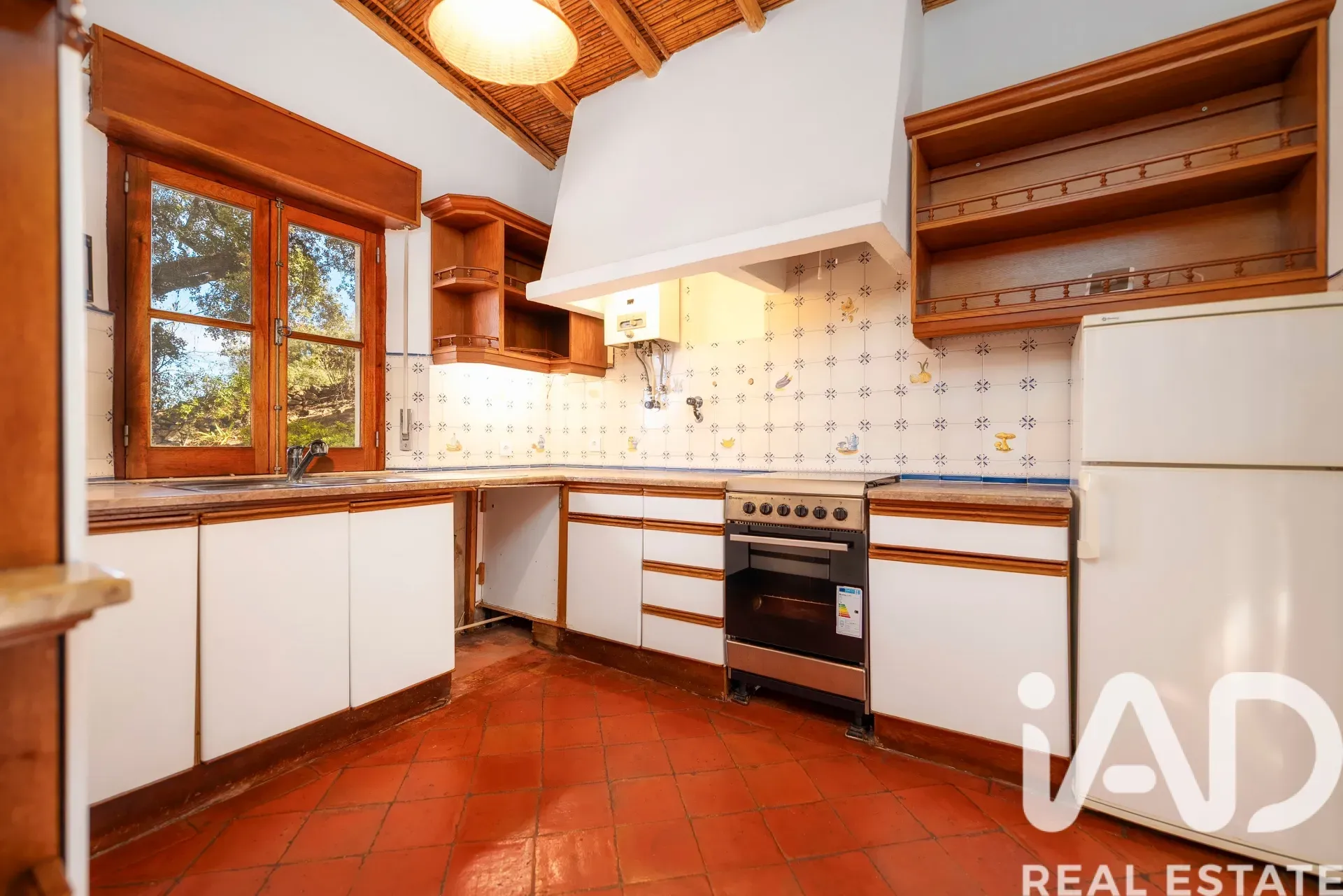 Spacious 4-Bedroom House with Pool and Garden in São Brás de Alportel - View image 17 of 38